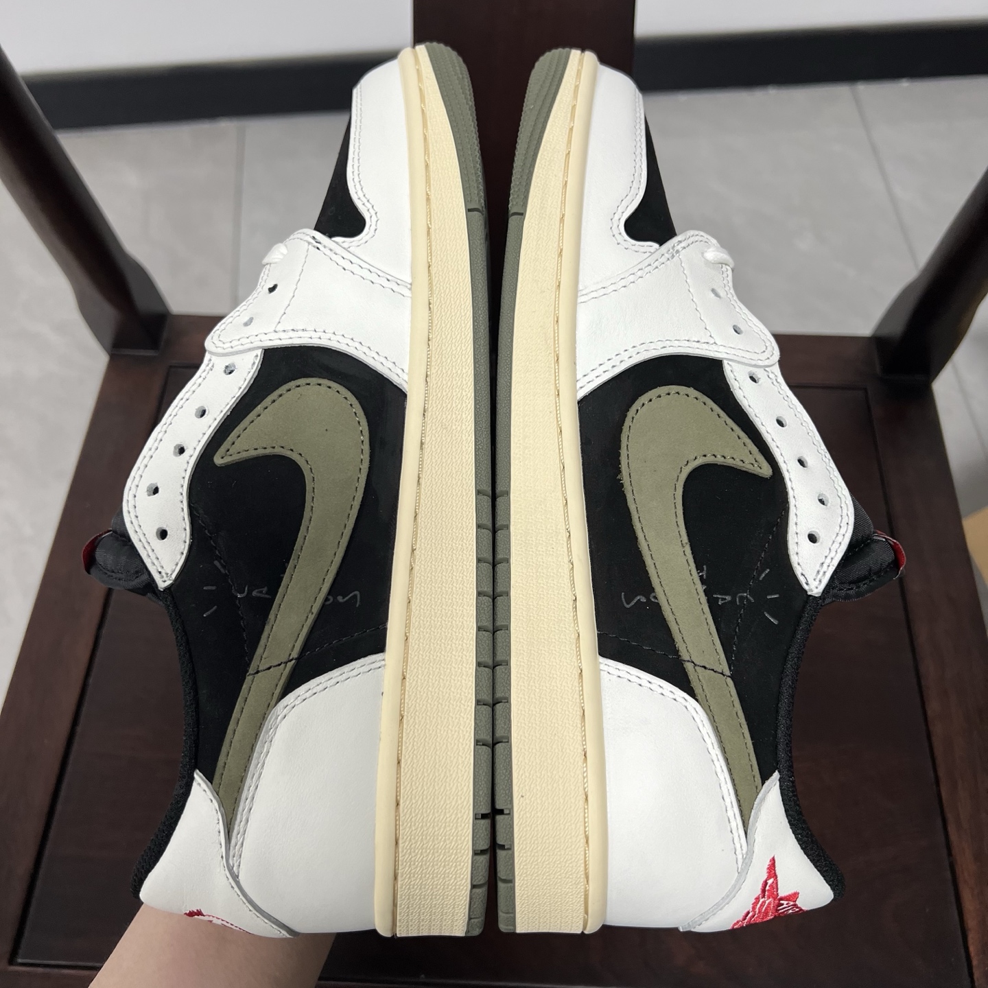 
老清远版本🔻强势归来 Travis Scott x Air Jordan 1 Low 倒钩低帮5.0 