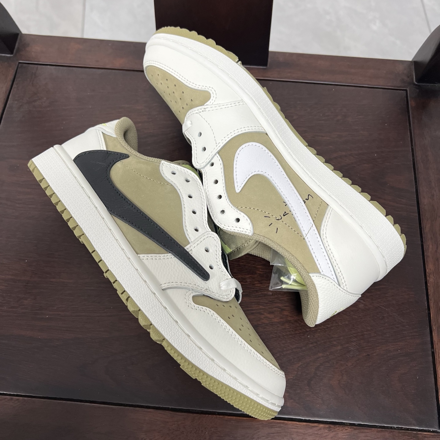 
老清远版本🔻强势归来 Travis Scott x Air Jordan 1 Low 倒钩低帮6.0 