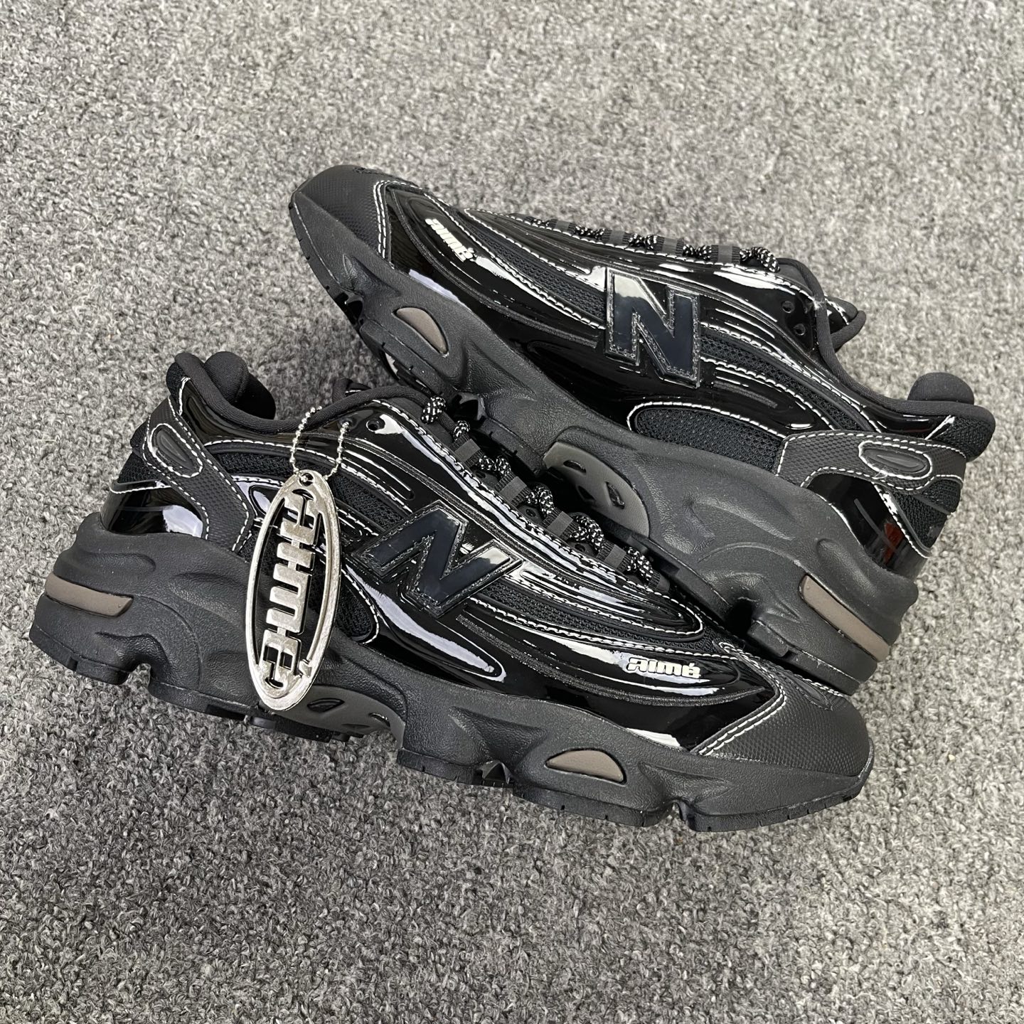 6.18大厂福利🔻#纯原品质 黑皮配色 货号：M1000AD1尺码：36-45 编码：LJ1L