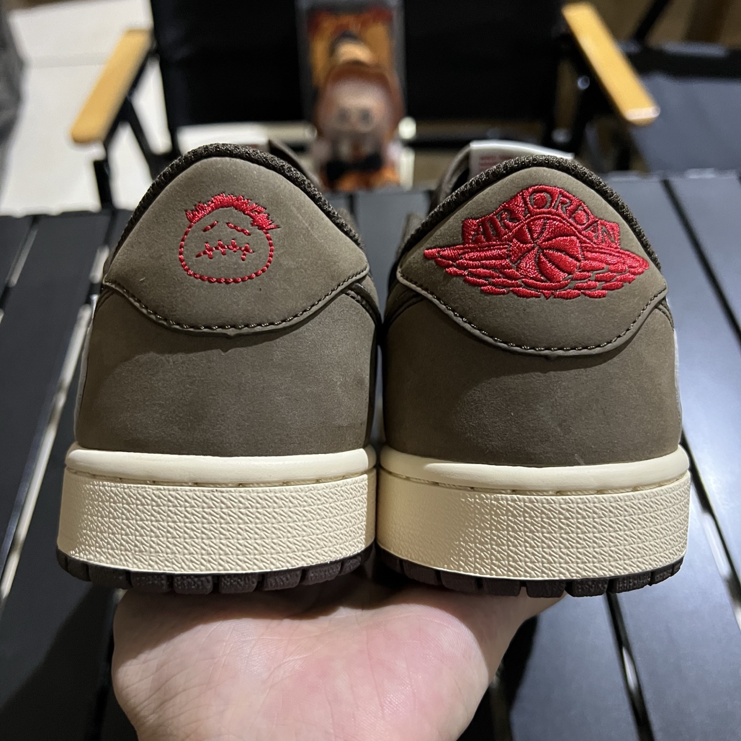 
劲爆福利 帮友清直接底价梭哈 鬼佬订单 
Travis Scott x Jordan 1 low AJ