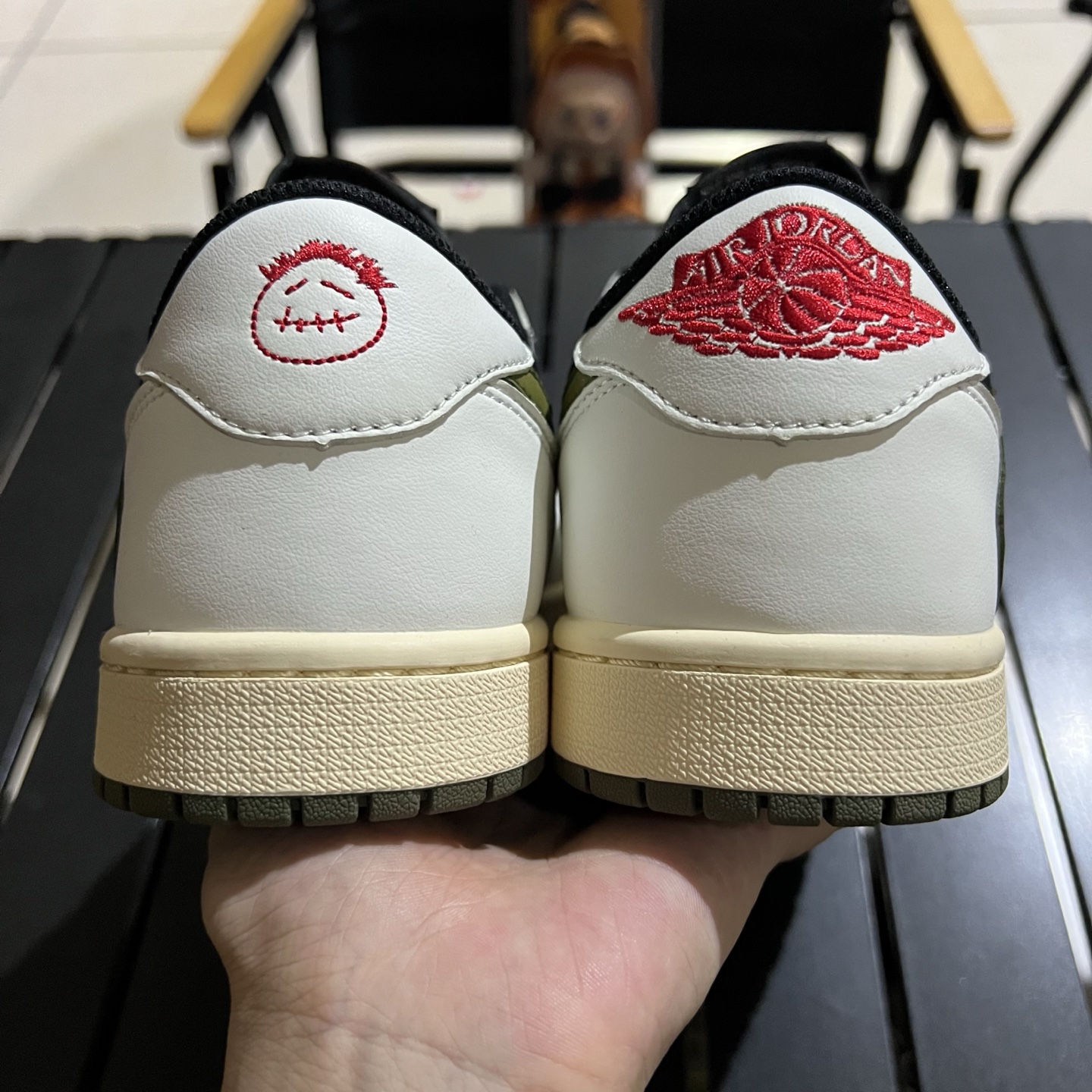 
劲爆福利 帮友清直接底价梭哈 鬼佬订单 
Travis Scott x Air Jordan 1 Lo