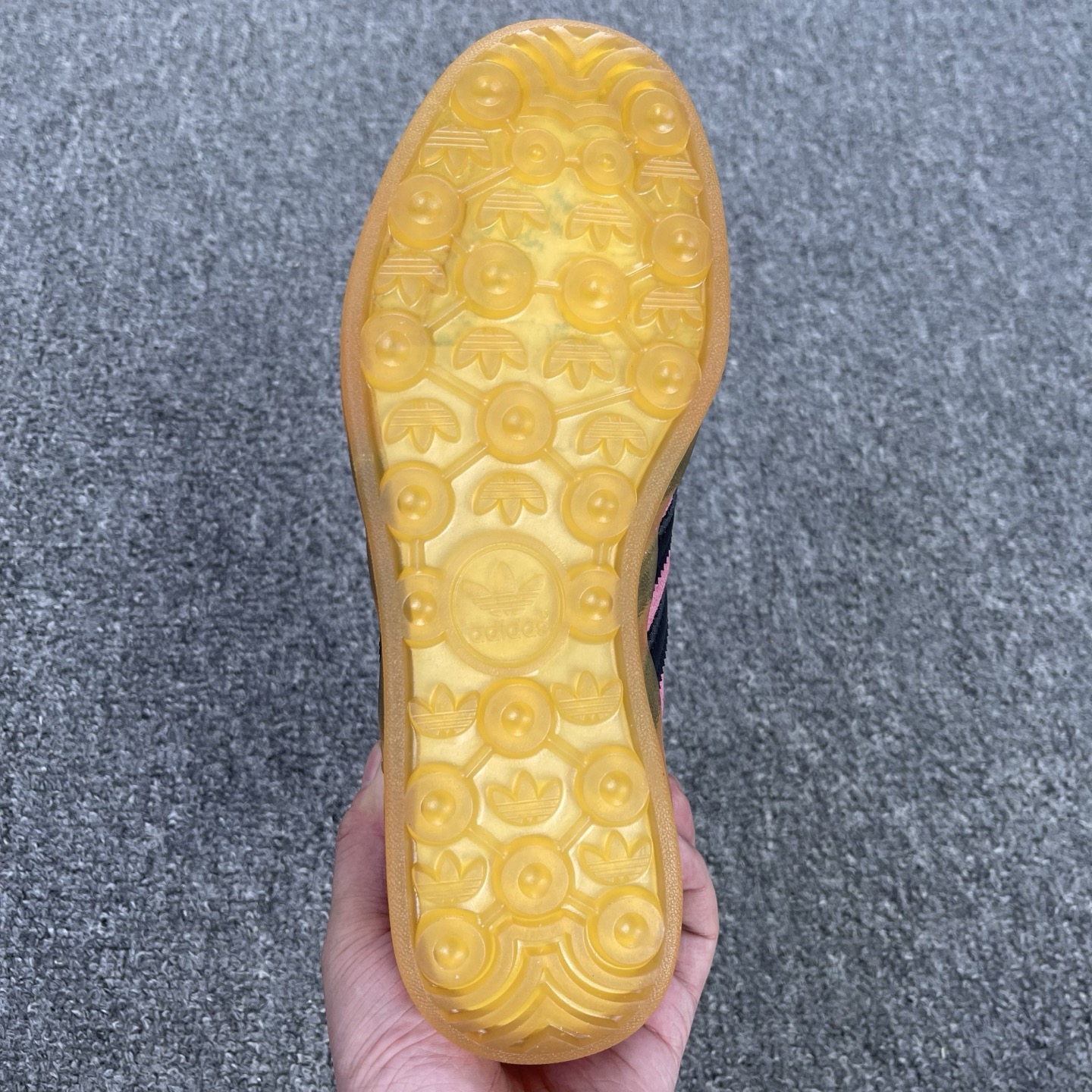 特价处理 IE7002 工厂此系列部分配色全部停产 特价处理 都是之前AD原鞋一比一的货 卖完无补！！尺
