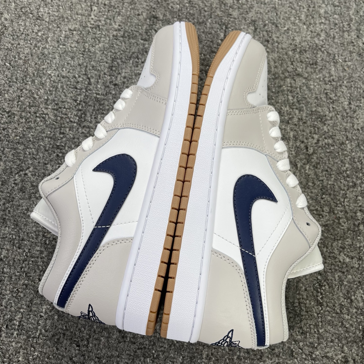  Air Jordan 1 Low 白灰色 货号：-146 市场第一梯队的品质 巅峰顶级过验的品质 打破