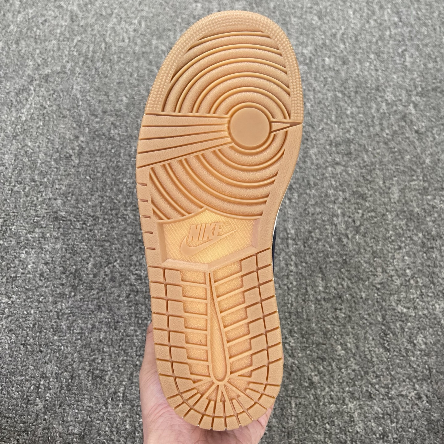  Air Jordan 1 Low 白灰色 货号：-146 市场第一梯队的品质 巅峰顶级过验的品质 打破