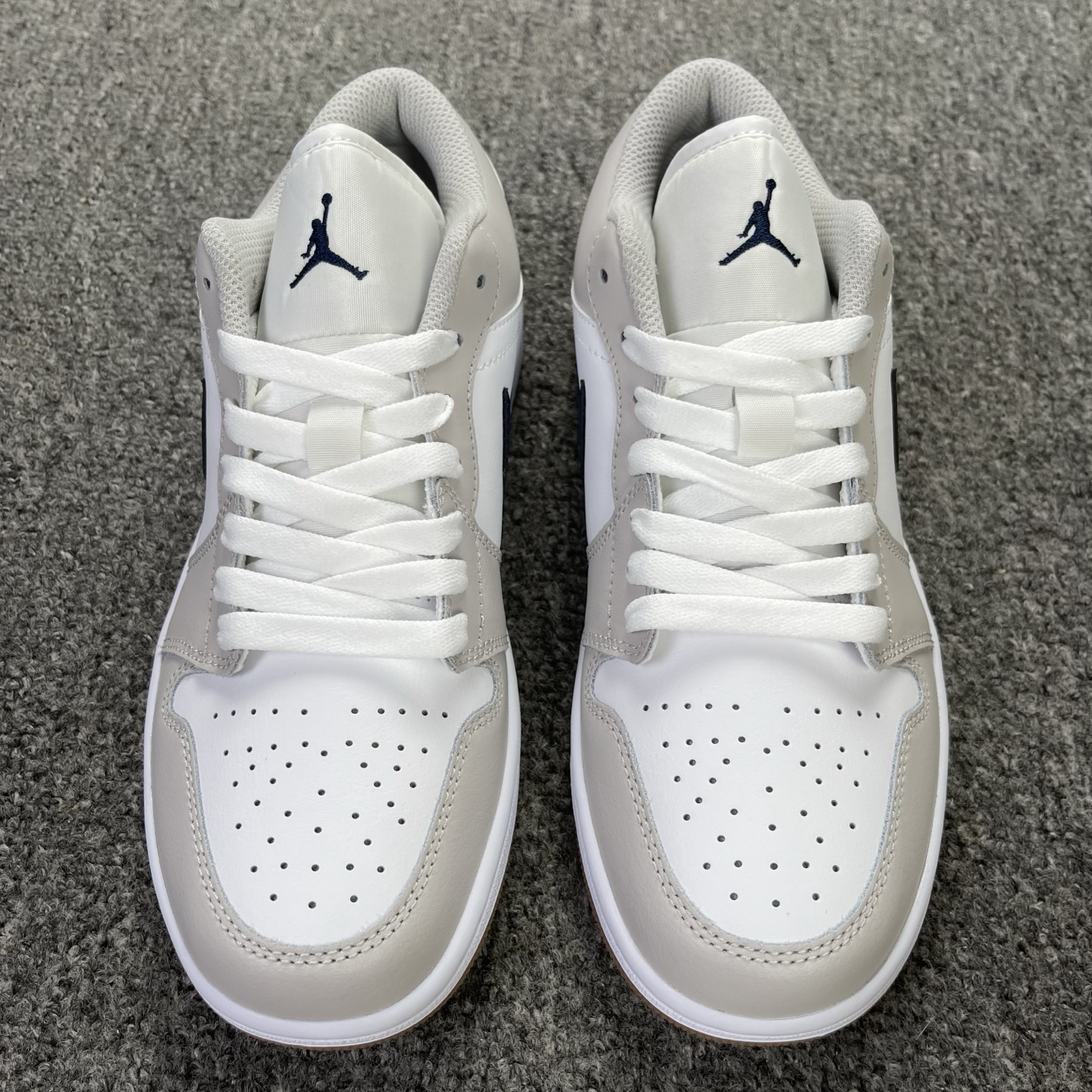  Air Jordan 1 Low 白灰色 货号：-146 市场第一梯队的品质 巅峰顶级过验的品质 打破
