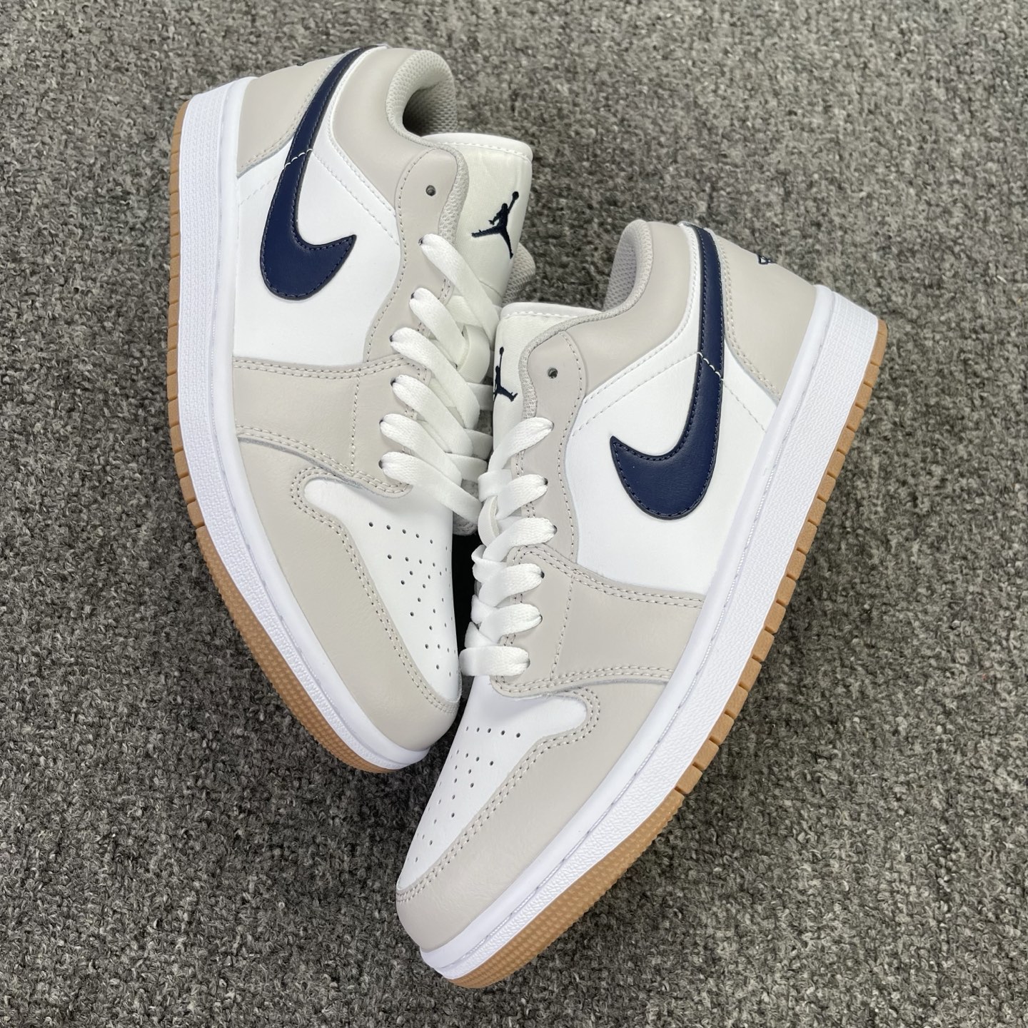  Air Jordan 1 Low 白灰色 货号：-146 市场第一梯队的品质 巅峰顶级过验的品质 打破