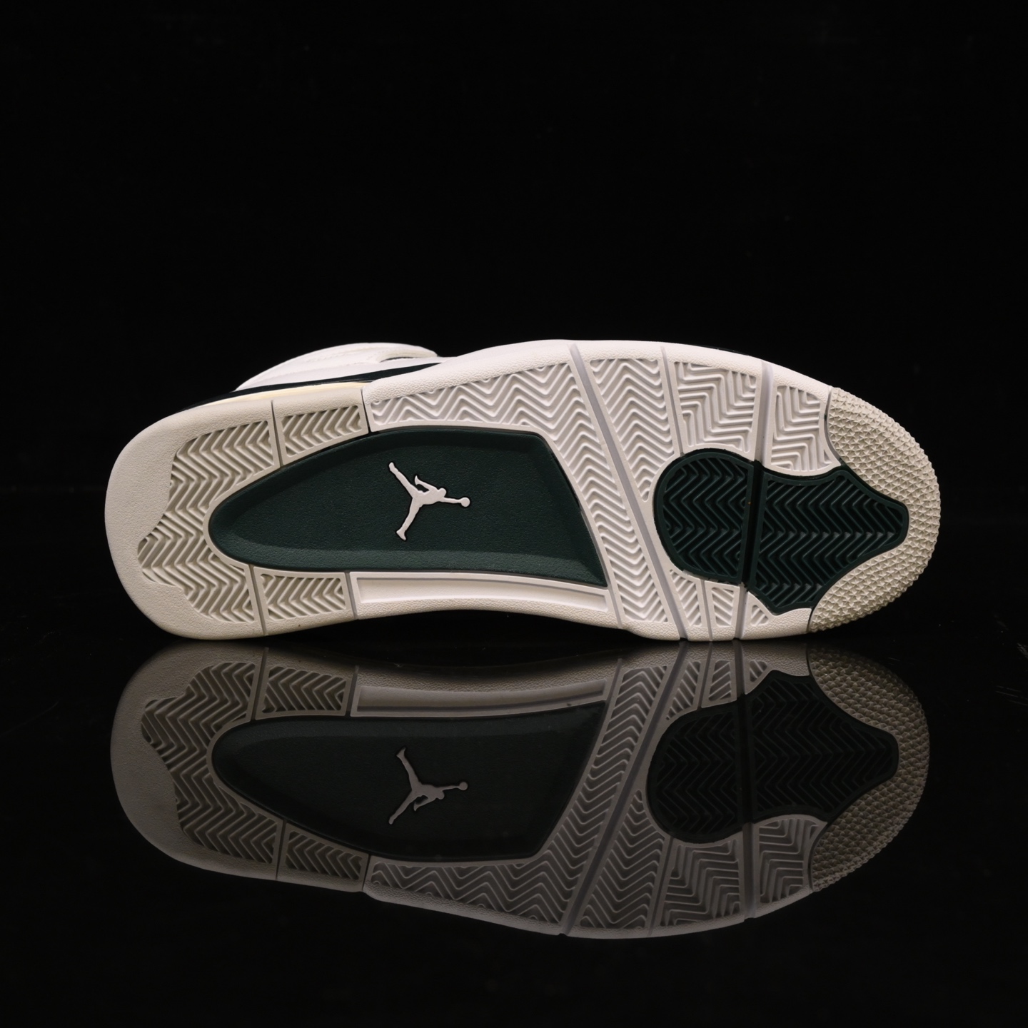 Y3 顶级福利🔻特价 Air Jordan 4 金属绿配色实拍图🔻工厂回馈客户 一些不补配色全部清仓甩卖