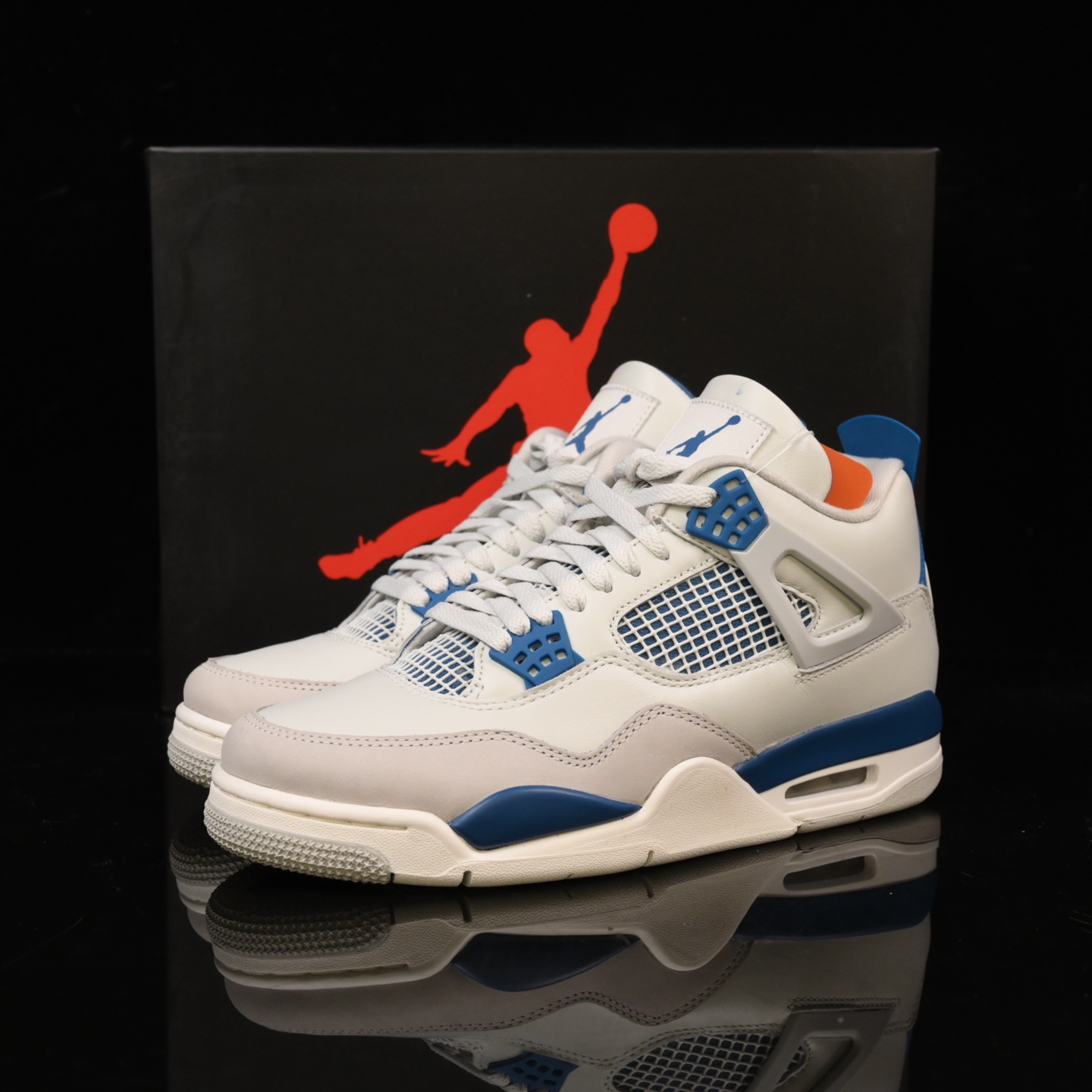 Y3 顶级福利🔻特价 Air Jordan 4 新白蓝配色实拍图🔻工厂回馈客户 一些不补配色全部清仓甩卖