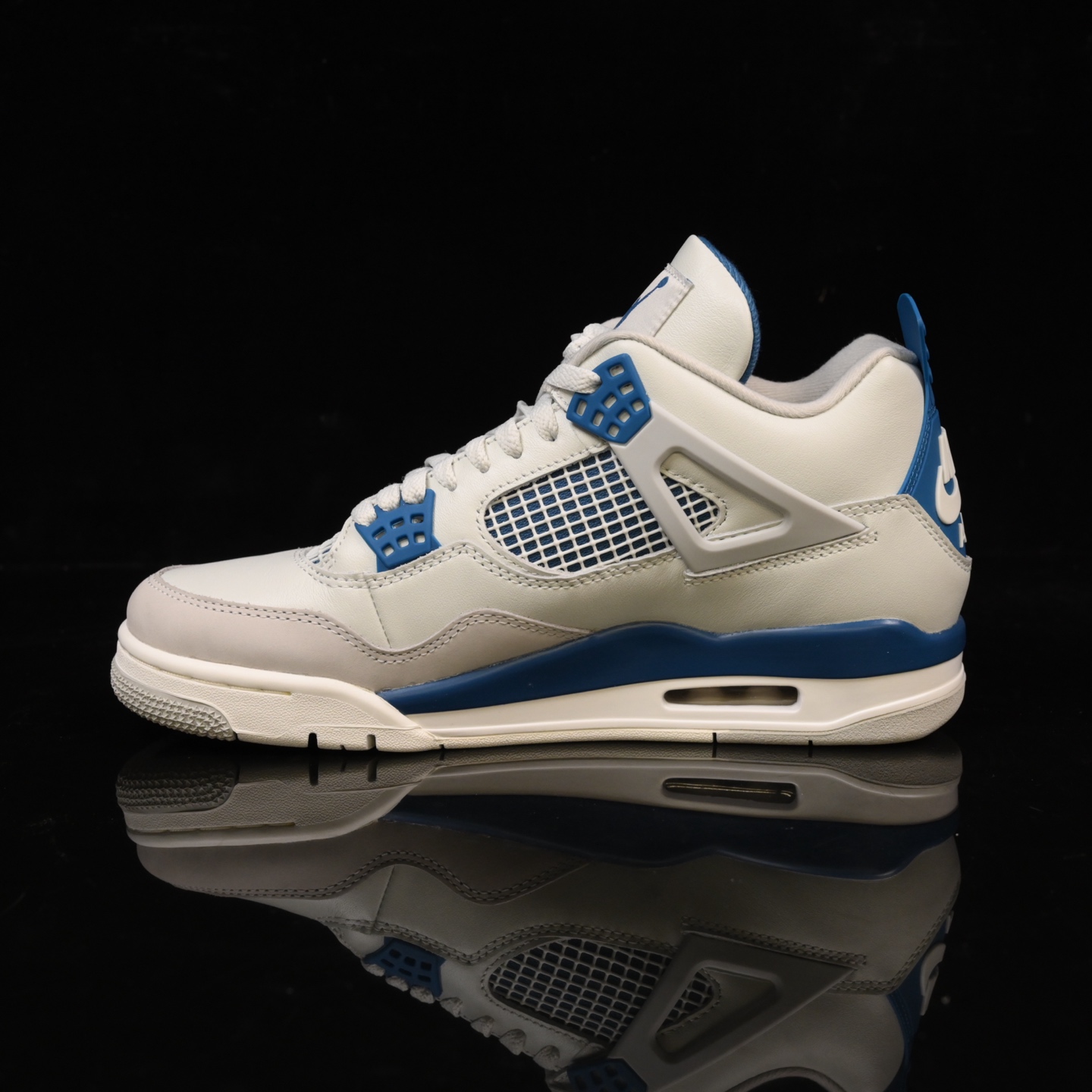 Y3 顶级福利🔻特价 Air Jordan 4 新白蓝配色实拍图🔻工厂回馈客户 一些不补配色全部清仓甩卖