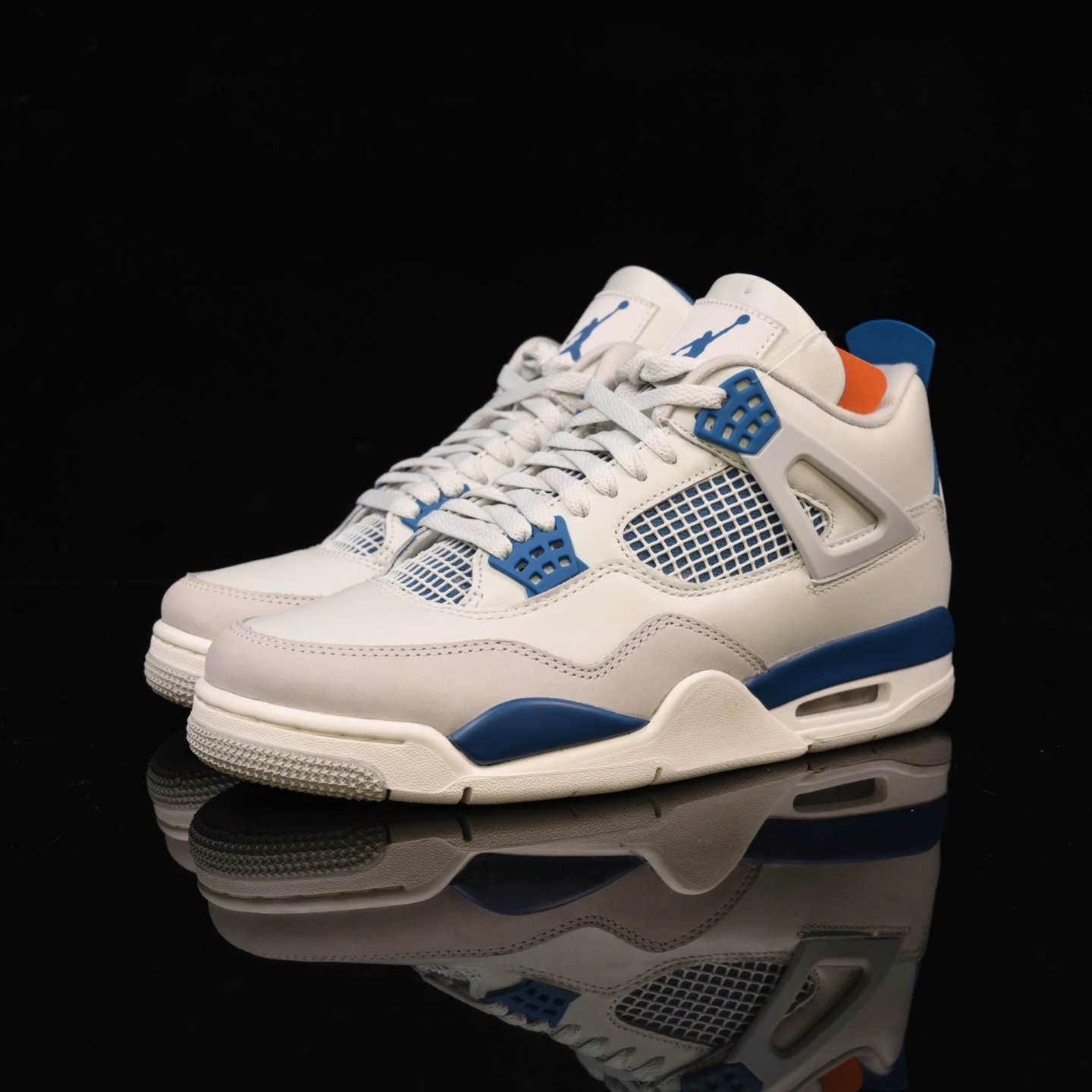 Y3 顶级福利🔻特价 Air Jordan 4 新白蓝配色实拍图🔻工厂回馈客户 一些不补配色全部清仓甩卖