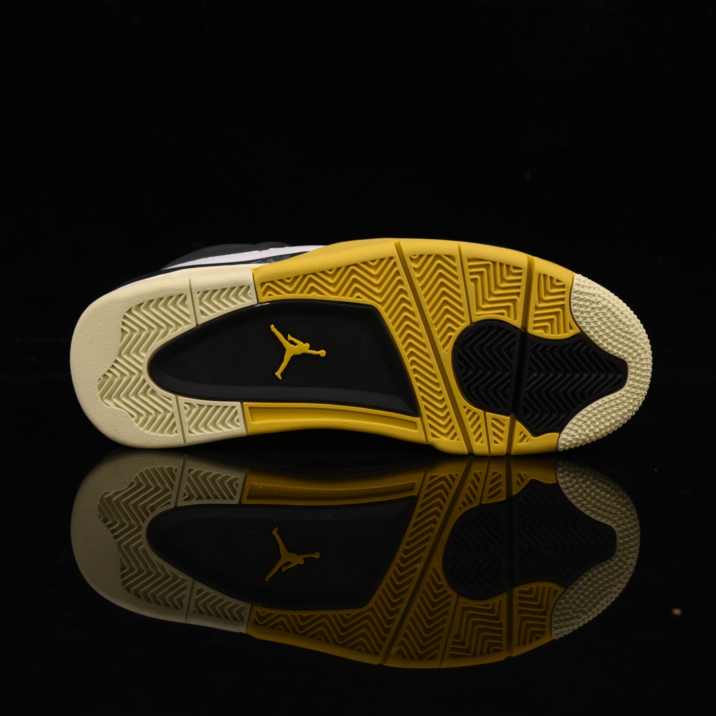 Y3 顶级福利🔻特价 Air Jordan 4 黑黄配色实拍图🔻工厂回馈客户 一些不补配色全部清仓甩卖 