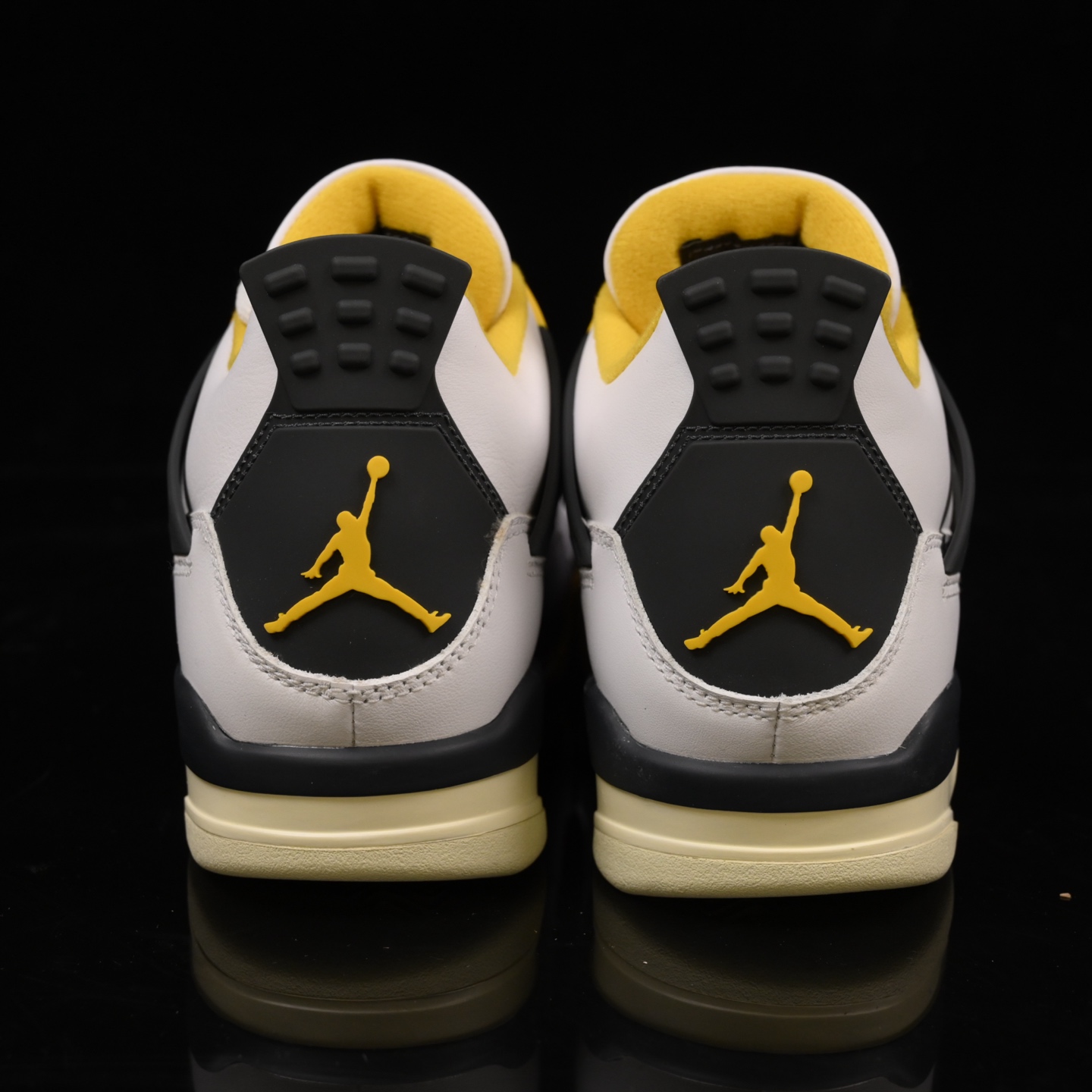 Y3 顶级福利🔻特价 Air Jordan 4 黑黄配色实拍图🔻工厂回馈客户 一些不补配色全部清仓甩卖 