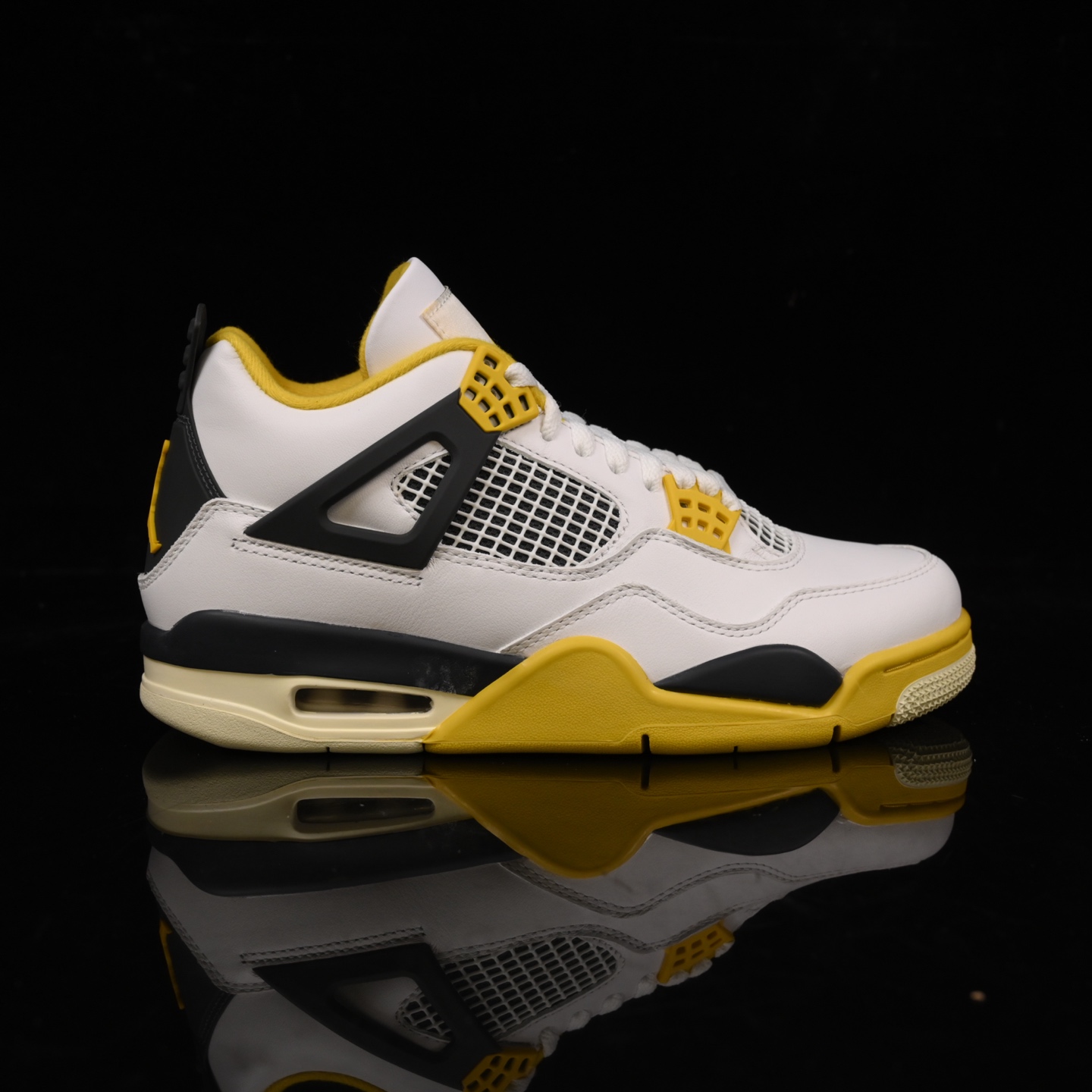 Y3 顶级福利🔻特价 Air Jordan 4 黑黄配色实拍图🔻工厂回馈客户 一些不补配色全部清仓甩卖 