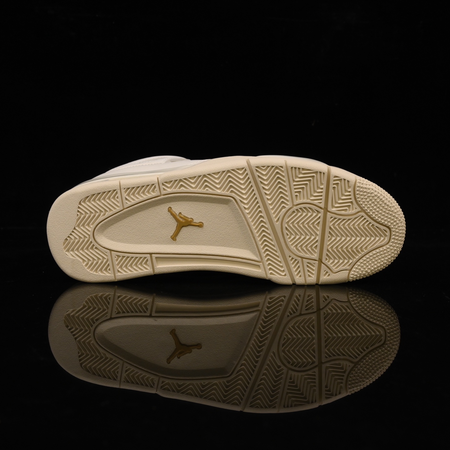 Y3 顶级福利🔻特价 Air Jordan 4 金扣配色实拍图🔻工厂回馈客户 一些不补配色全部清仓甩卖 