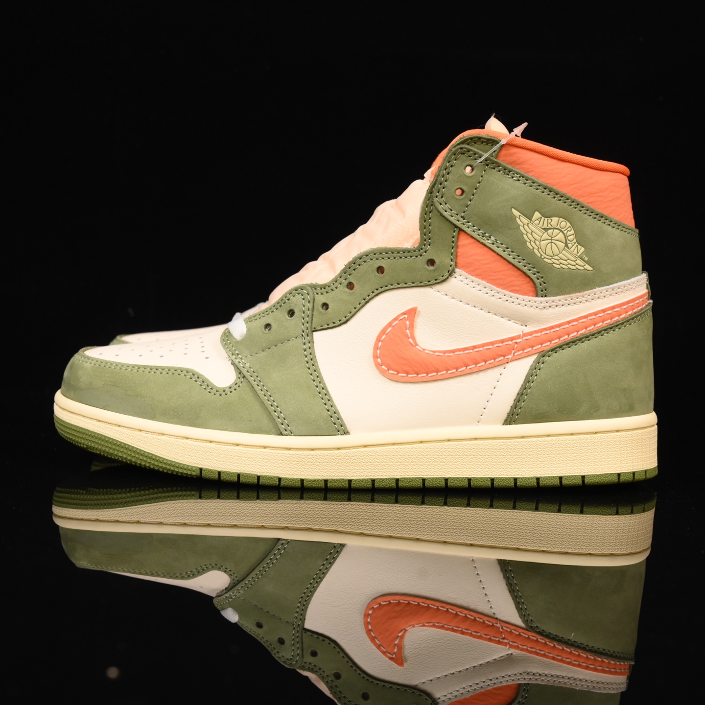 📢版本福利🔻特价 再一次大降价 最后倔强 Air Jordan 1 白橙绿🔻实拍图 很多市场仅有的款式卖