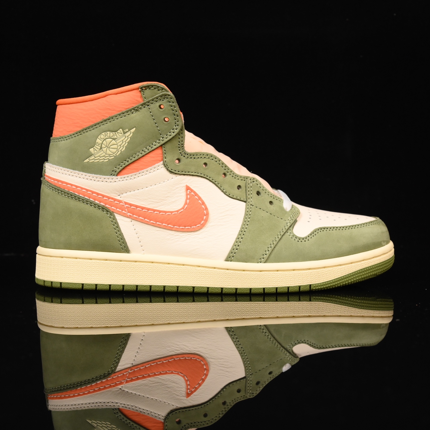 📢版本福利🔻特价 再一次大降价 最后倔强 Air Jordan 1 白橙绿🔻实拍图 很多市场仅有的款式卖