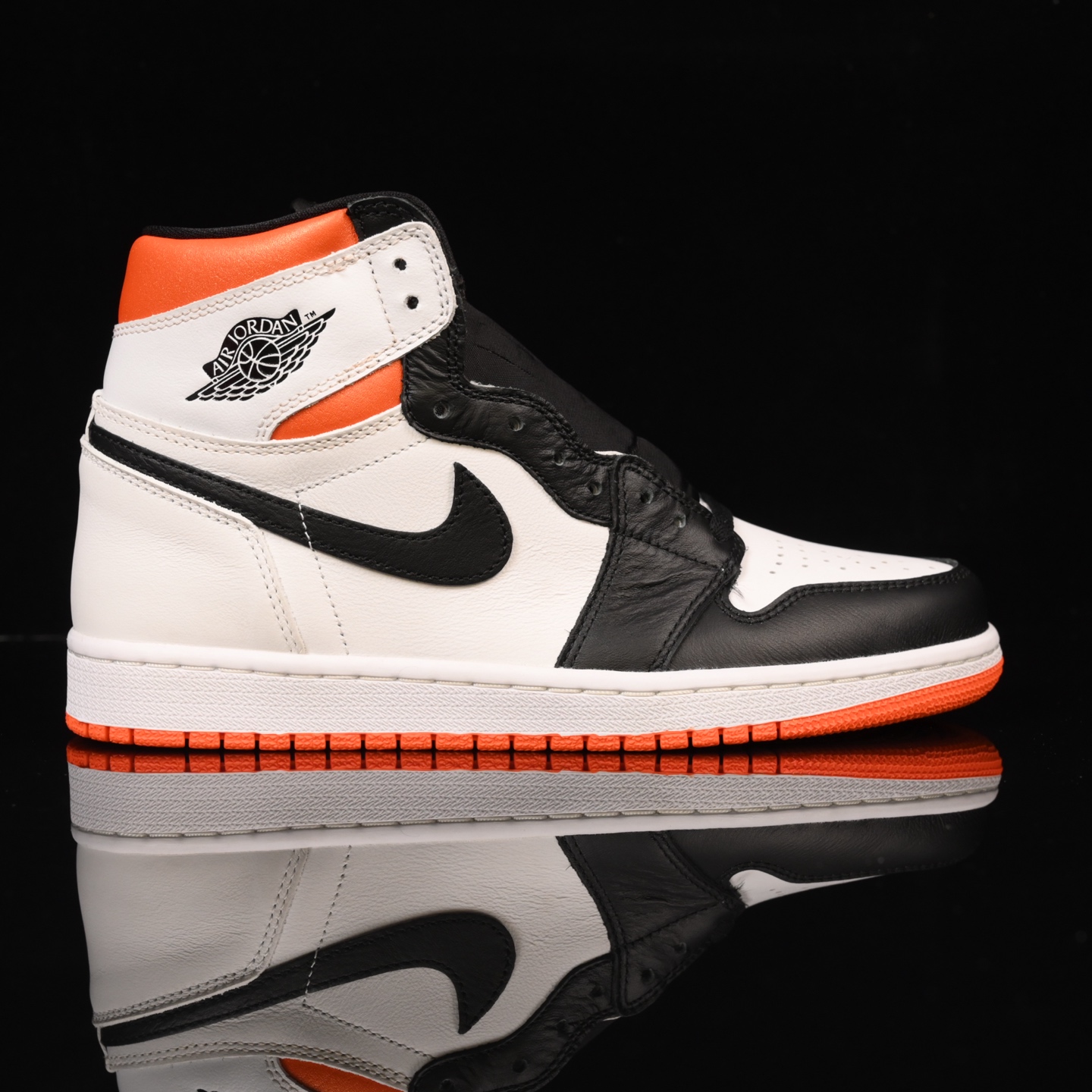 📢版本福利🔻特价 再一次大降价 最后倔强 Air Jordan 1 扣碎4.0🔻实拍图 很多市场仅有的款