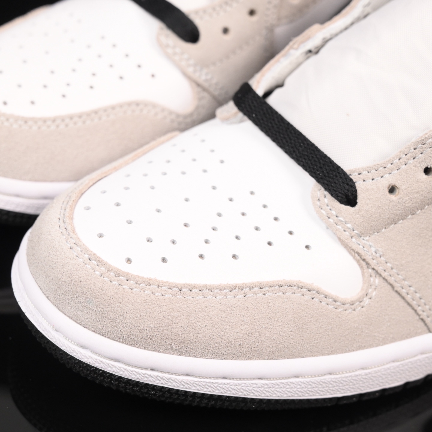 📢版本福利🔻特价 再一次大降价 最后倔强 Air Jordan 1 烟灰红🔻实拍图 很多市场仅有的款式卖