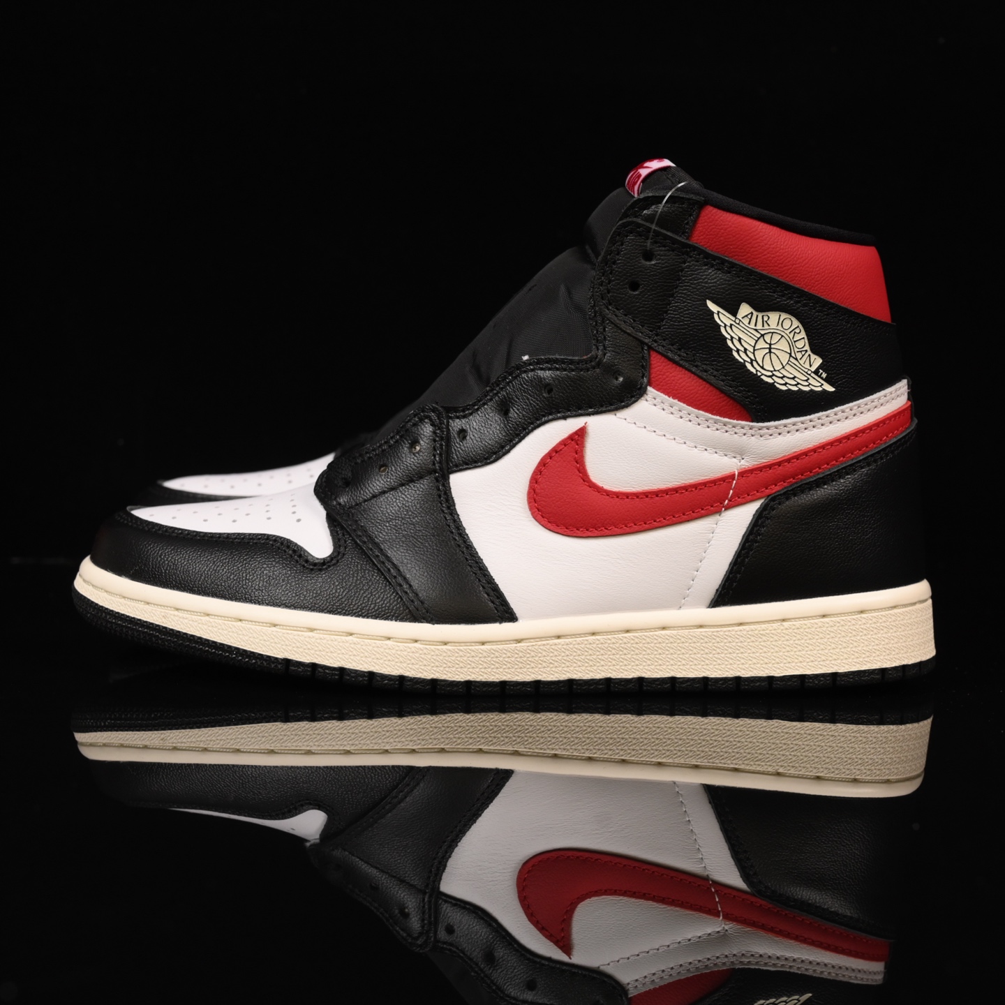 📢版本福利🔻特价 再一次大降价 最后倔强 Air Jordan 1 新黑脚趾🔻实拍图 很多市场仅有的款式