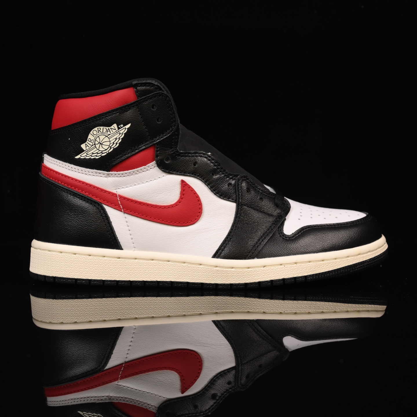 📢版本福利🔻特价 再一次大降价 最后倔强 Air Jordan 1 新黑脚趾🔻实拍图 很多市场仅有的款式