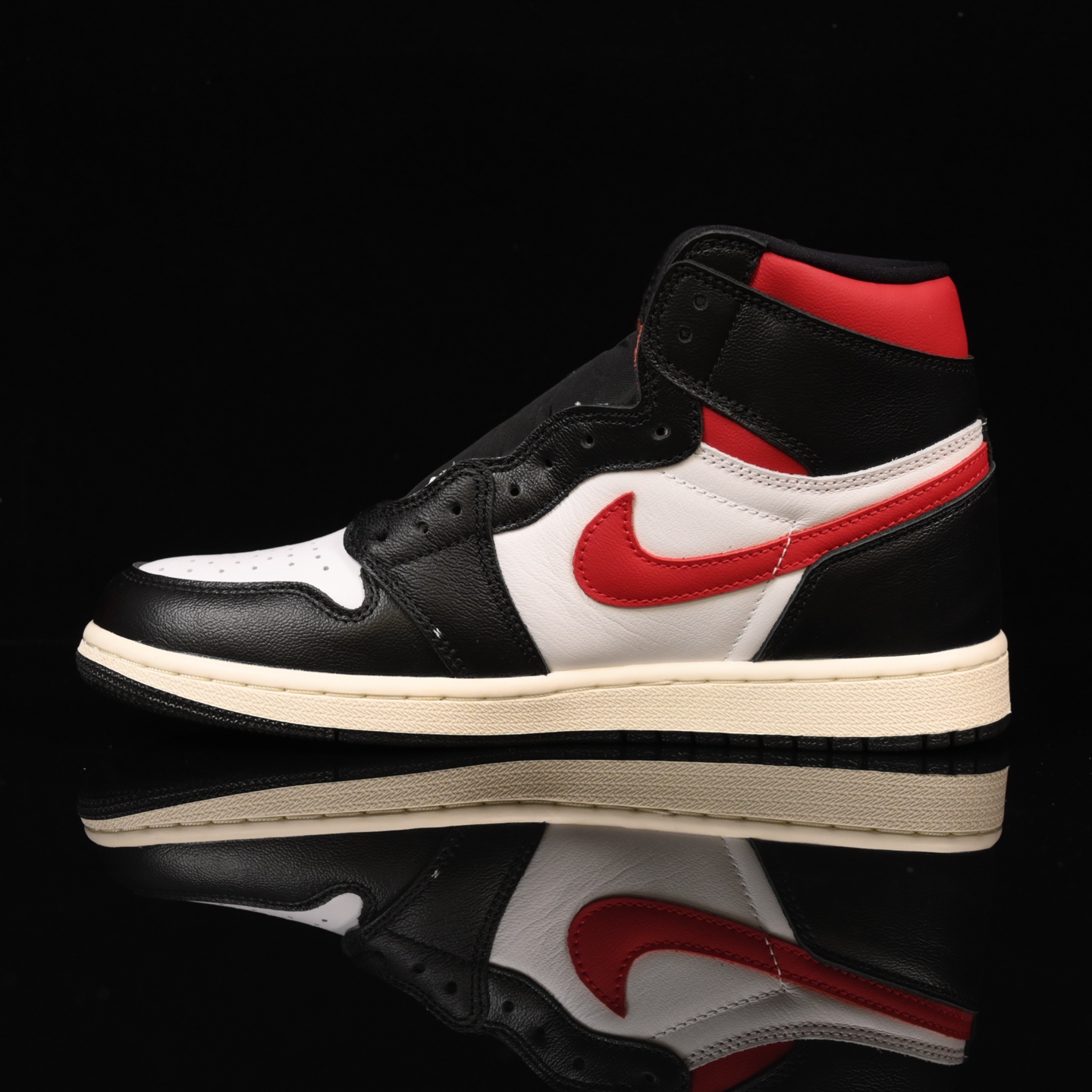 📢版本福利🔻特价 再一次大降价 最后倔强 Air Jordan 1 新黑脚趾🔻实拍图 很多市场仅有的款式