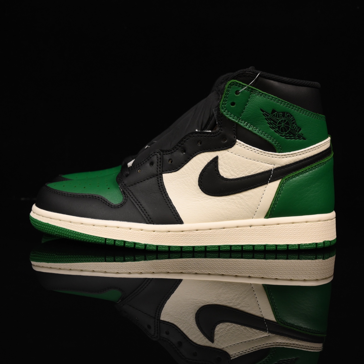 📢版本福利🔻特价 再一次大降价 最后倔强 Air Jordan 1 白绿🔻实拍图 很多市场仅有的款式卖了