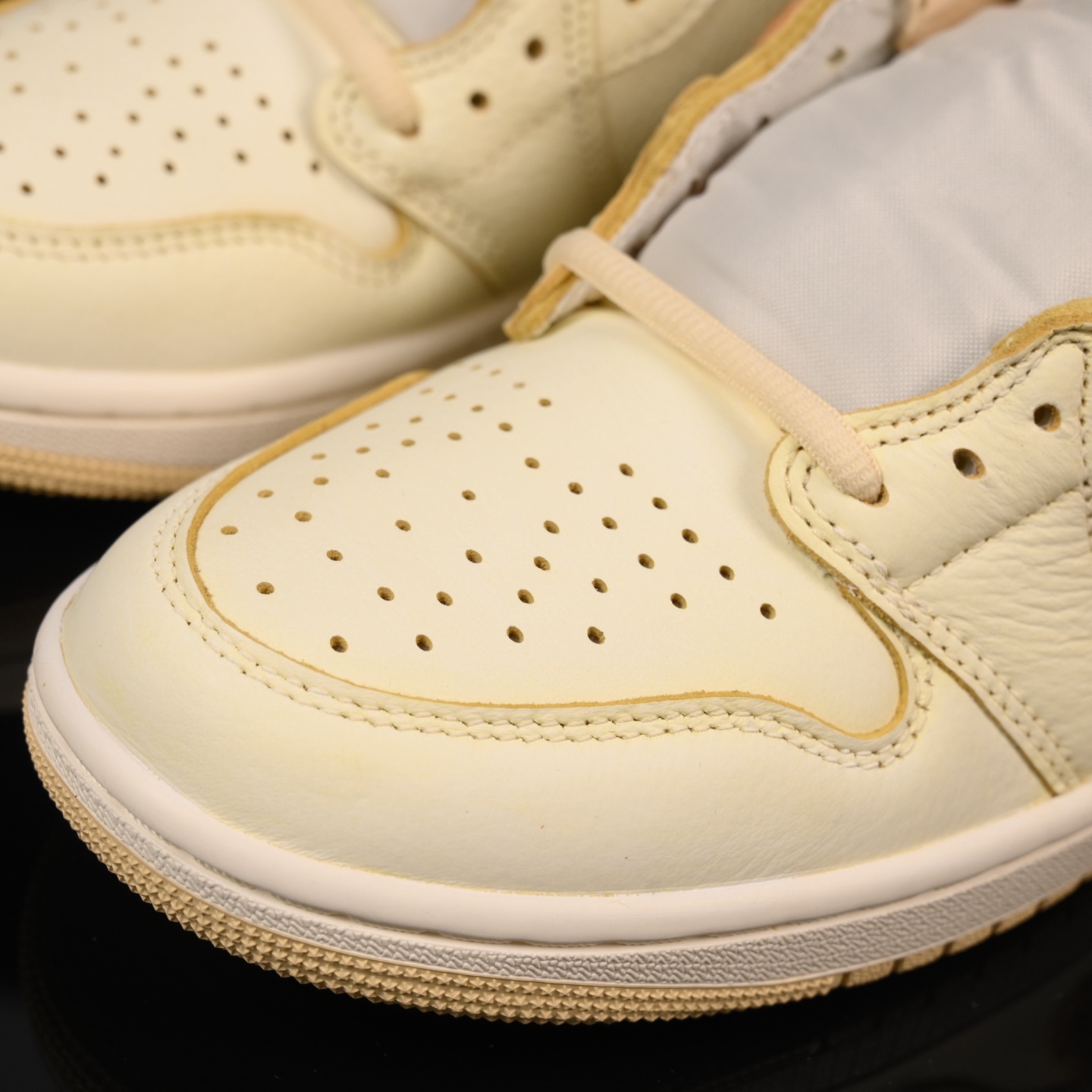 📢版本福利🔻特价 再一次大降价 最后倔强 Air Jordan 1 米白🔻实拍图 很多市场仅有的款式卖了