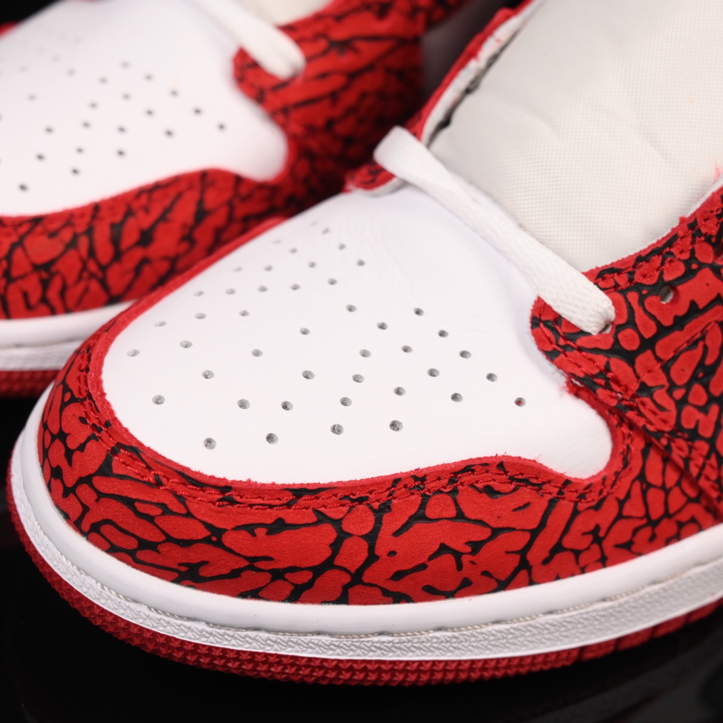 📢版本福利🔻特价 再一次大降价 最后倔强 Air Jordan 1 白红树纹🔻实拍图 很多市场仅有的款式