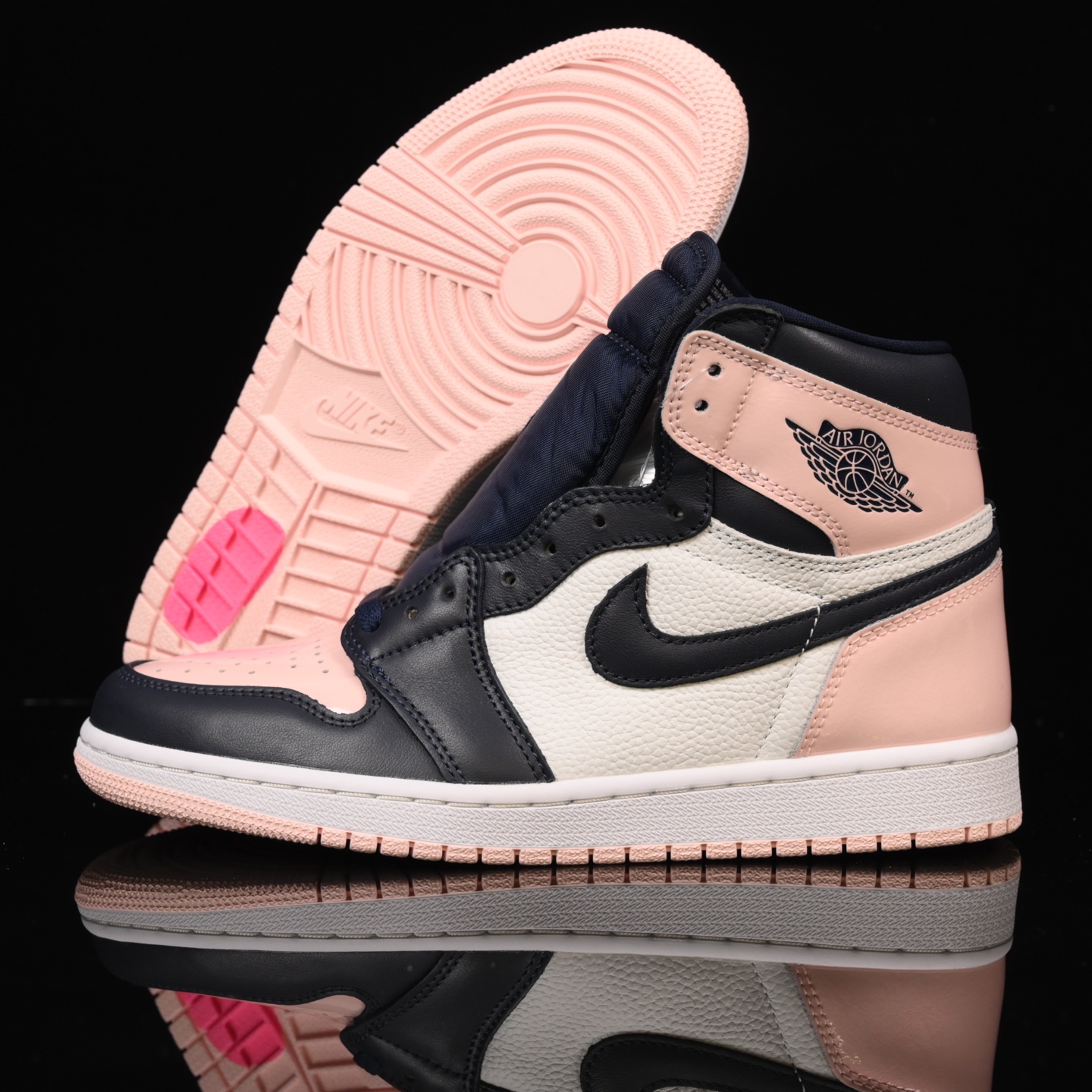 📢版本福利🔻特价 再一次大降价 最后倔强 Air Jordan 1 漆皮黑粉🔻实拍图 很多市场仅有的款式