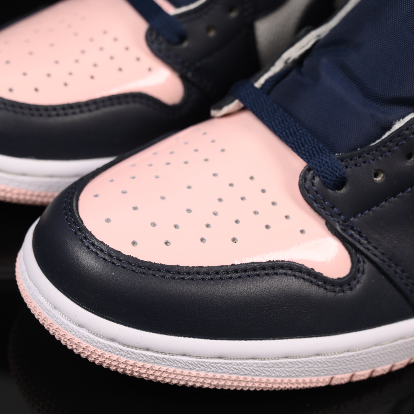 📢版本福利🔻特价 再一次大降价 最后倔强 Air Jordan 1 漆皮黑粉🔻实拍图 很多市场仅有的款式