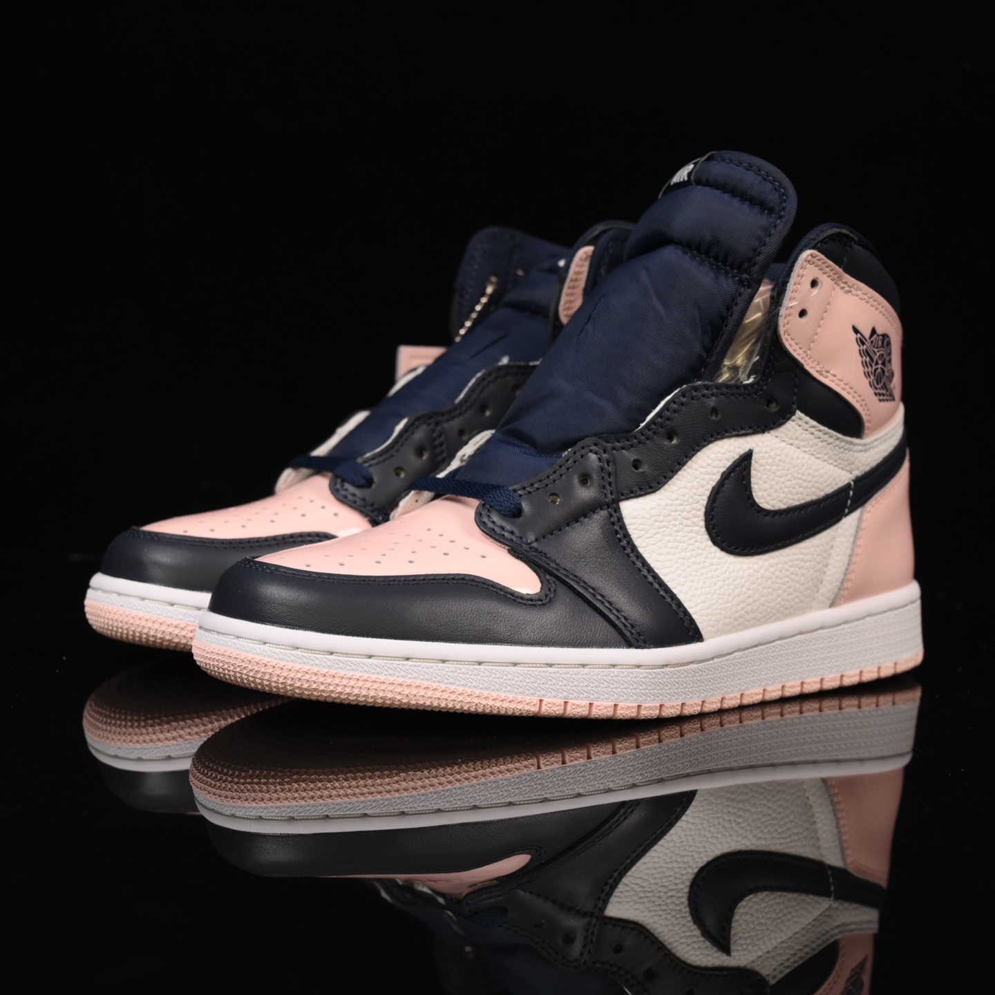 📢版本福利🔻特价 再一次大降价 最后倔强 Air Jordan 1 漆皮黑粉🔻实拍图 很多市场仅有的款式