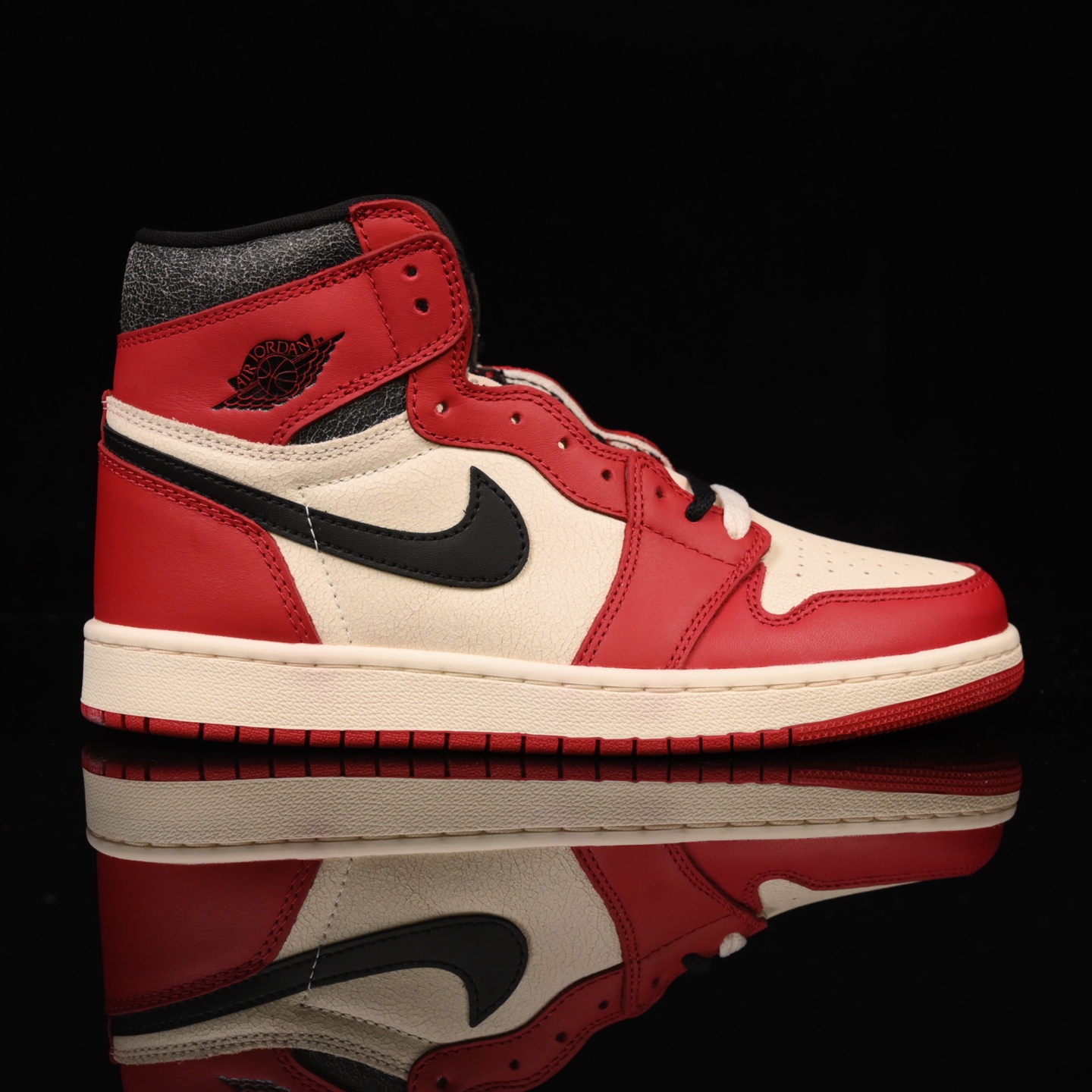 📢版本福利🔻特价 再一次大降价 最后倔强 Air Jordan 1 做旧芝加哥🔻实拍图 很多市场仅有的款