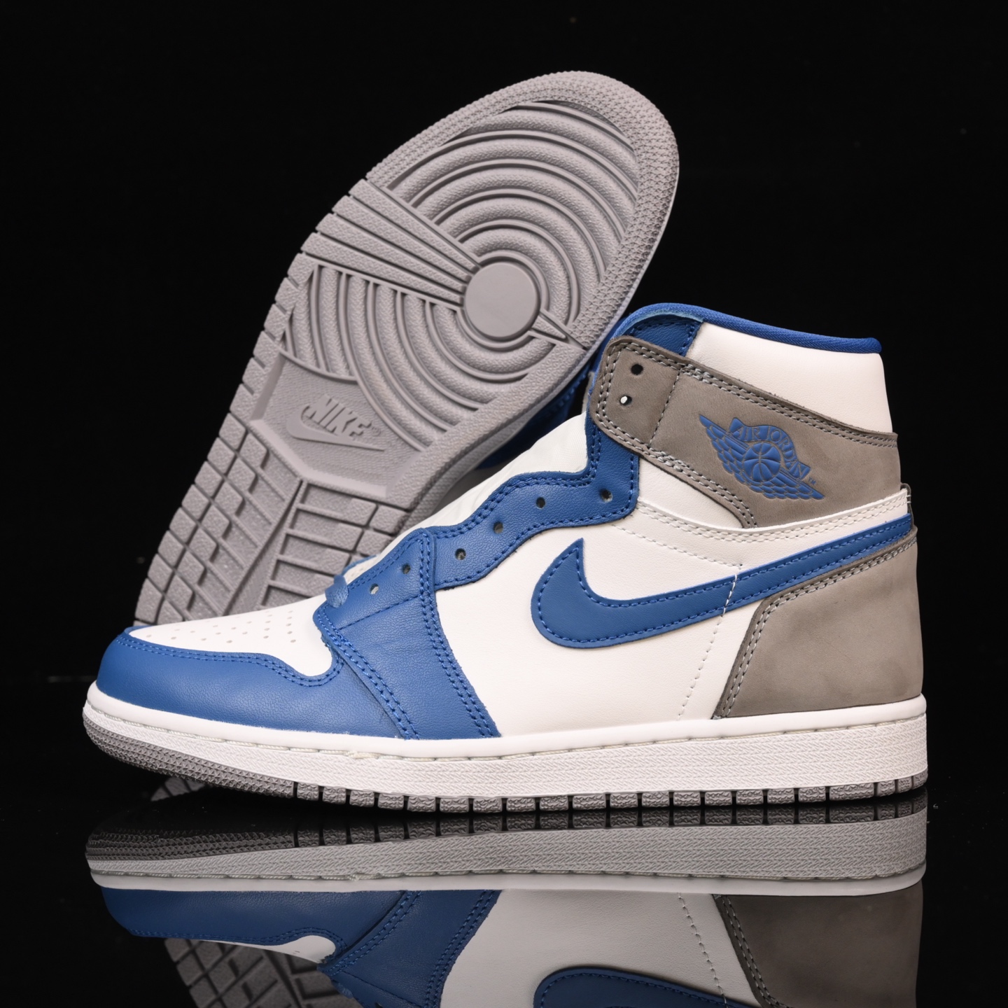 📢版本福利🔻特价 再一次大降价 最后倔强 Air Jordan 1 白灰兰🔻实拍图 很多市场仅有的款式卖