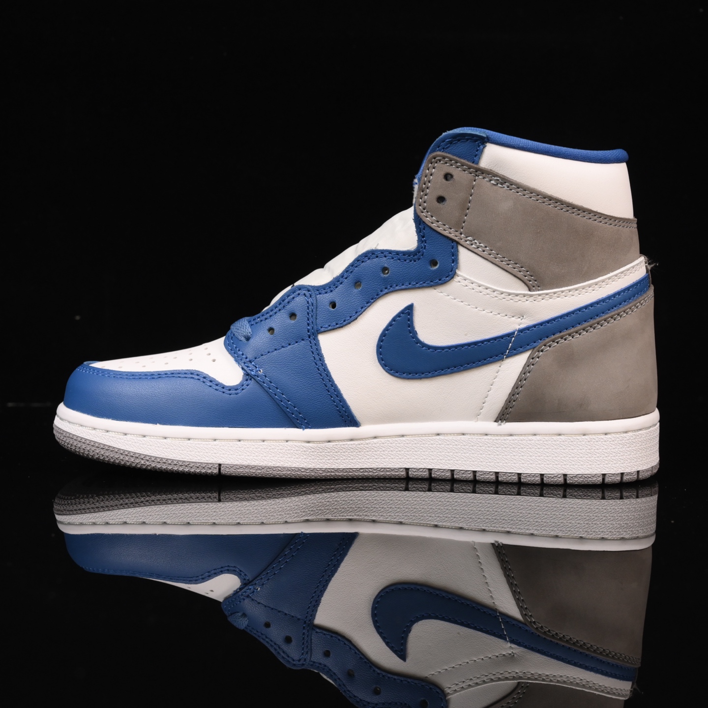 📢版本福利🔻特价 再一次大降价 最后倔强 Air Jordan 1 白灰兰🔻实拍图 很多市场仅有的款式卖