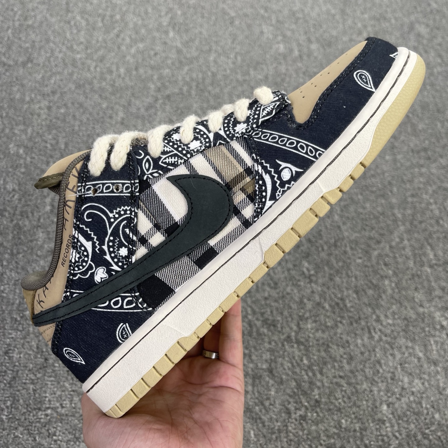 重磅福利 新增两色🔻#Owf 版本💯Travis Scott x Nike Dunk SB 腰果花配色 