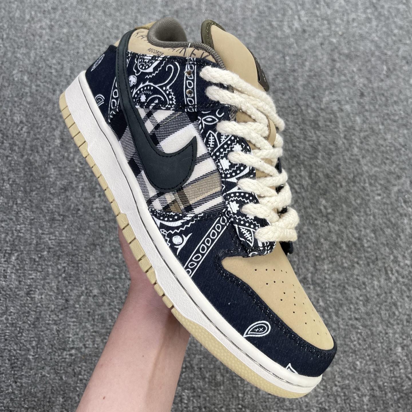 重磅福利 新增两色🔻#Owf 版本💯Travis Scott x Nike Dunk SB 腰果花配色 