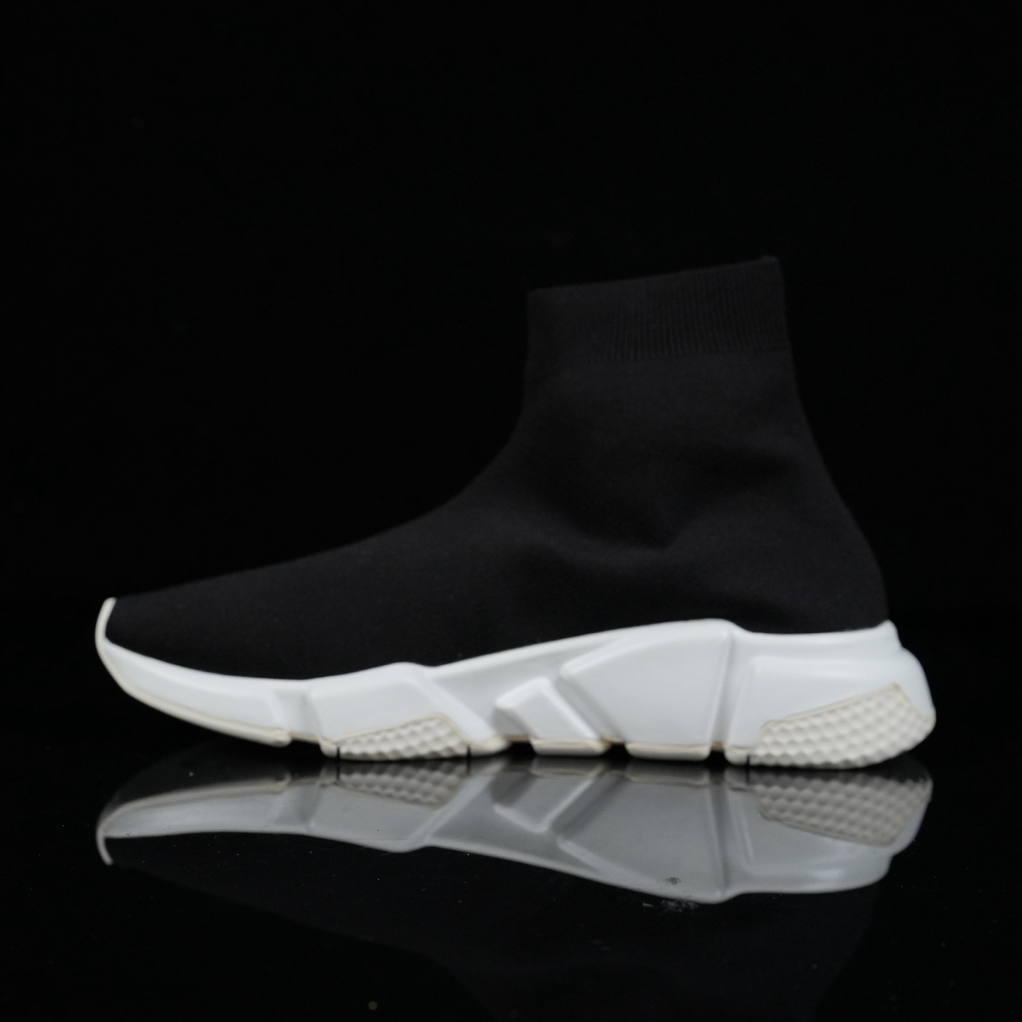 福利特价 外贸版本 助力双十一🔥福利新增款式巴黎袜套黑白底 实拍 全码开仓 35-46编码：H1L082