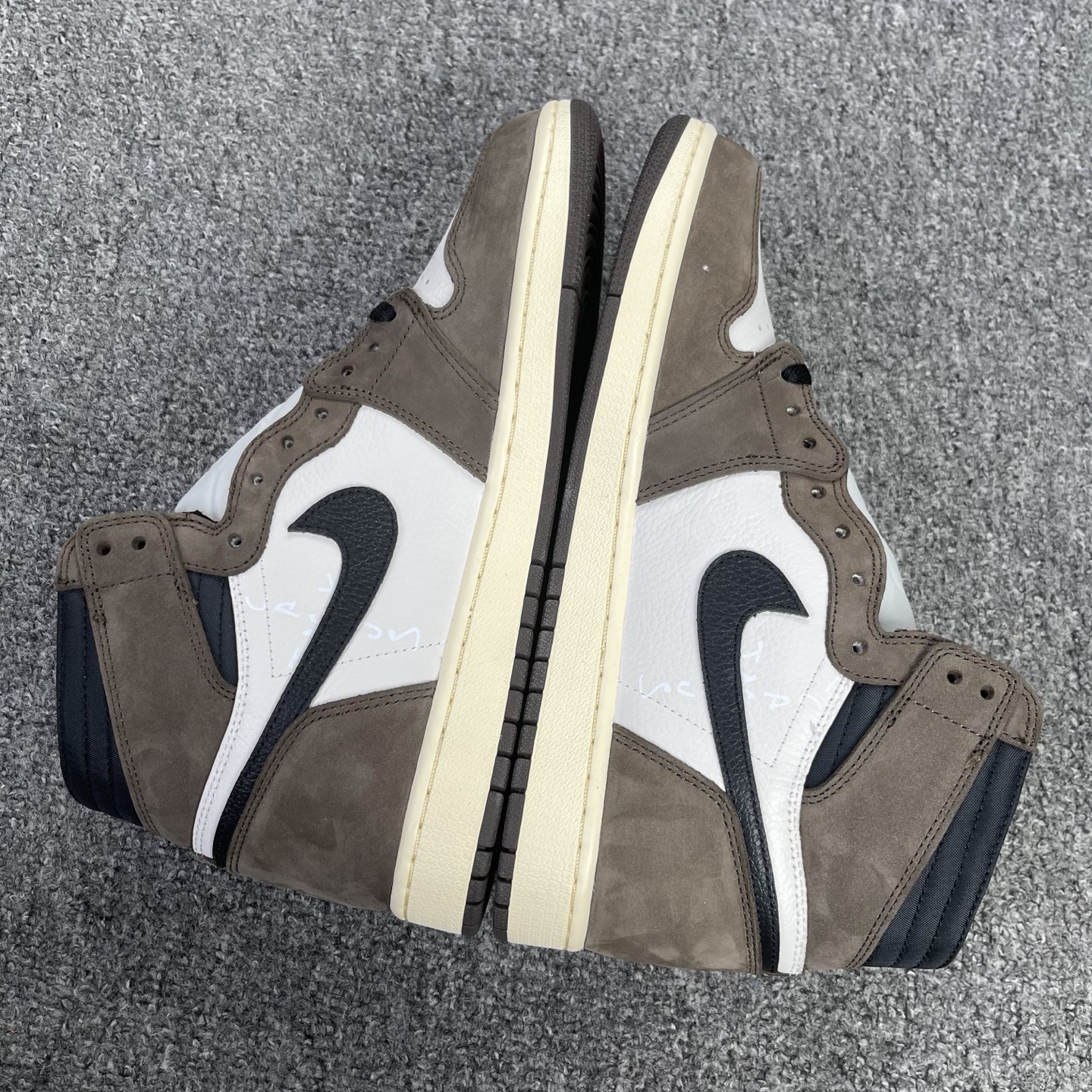 老清远版本🔻强势归来 Travis Scott x Air Jordan 1 倒钩高帮 棕色 实拍 长期