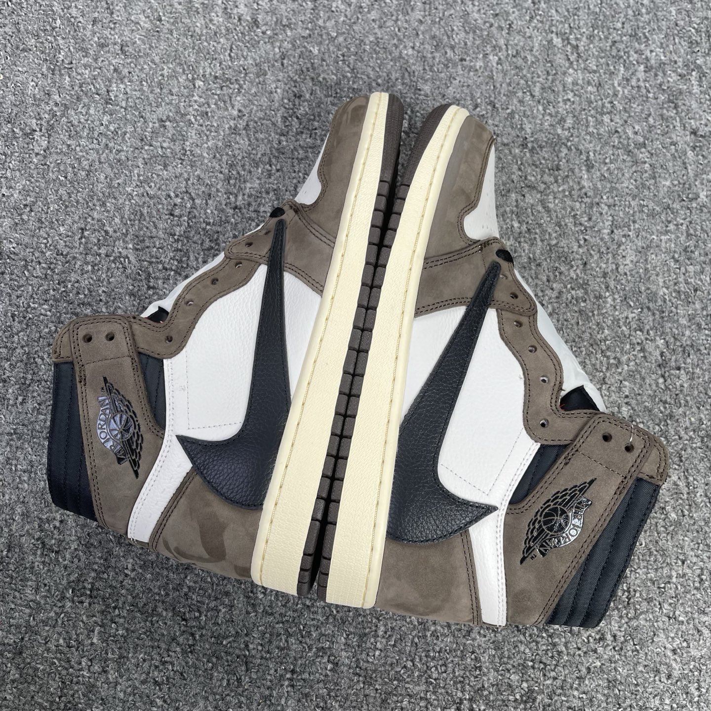 老清远版本🔻强势归来 Travis Scott x Air Jordan 1 倒钩高帮 棕色 实拍 长期