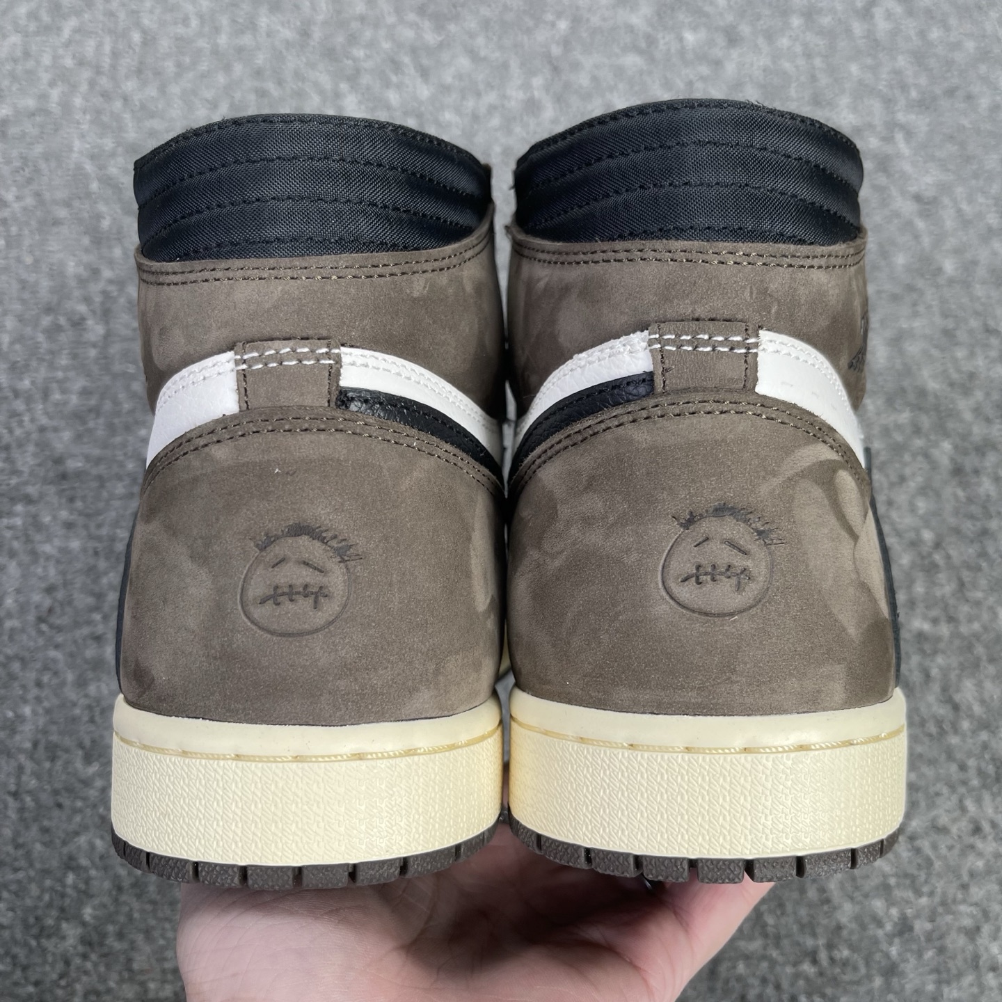 老清远版本🔻强势归来 Travis Scott x Air Jordan 1 倒钩高帮 棕色 实拍 长期