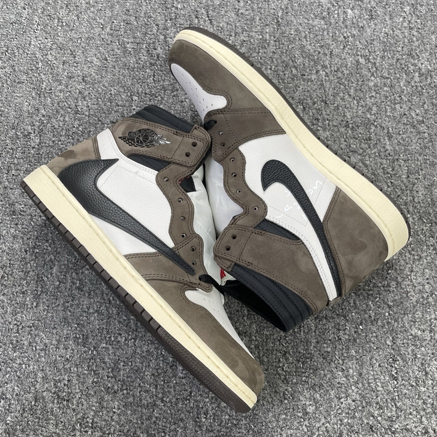 老清远版本🔻强势归来 Travis Scott x Air Jordan 1 倒钩高帮 棕色 实拍 长期