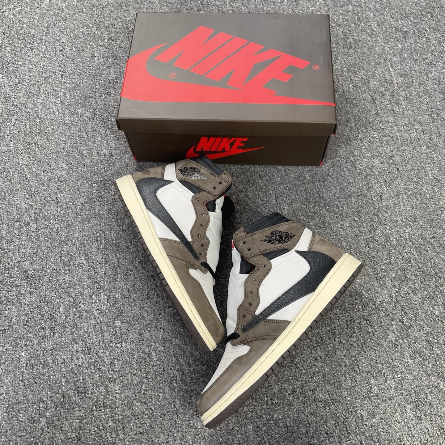 老清远版本🔻强势归来 Travis Scott x Air Jordan 1 倒钩高帮 棕色 实拍 长期