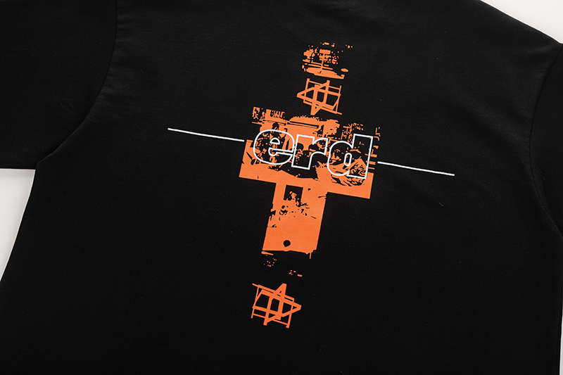8018#ERD忧郁的富二代
P57
size：S M L XL 定制面料：26支精棉双纱面料，280克超高克重面料，手感无敌，质感超赞，100%纯棉 . 颜色 黑色

​