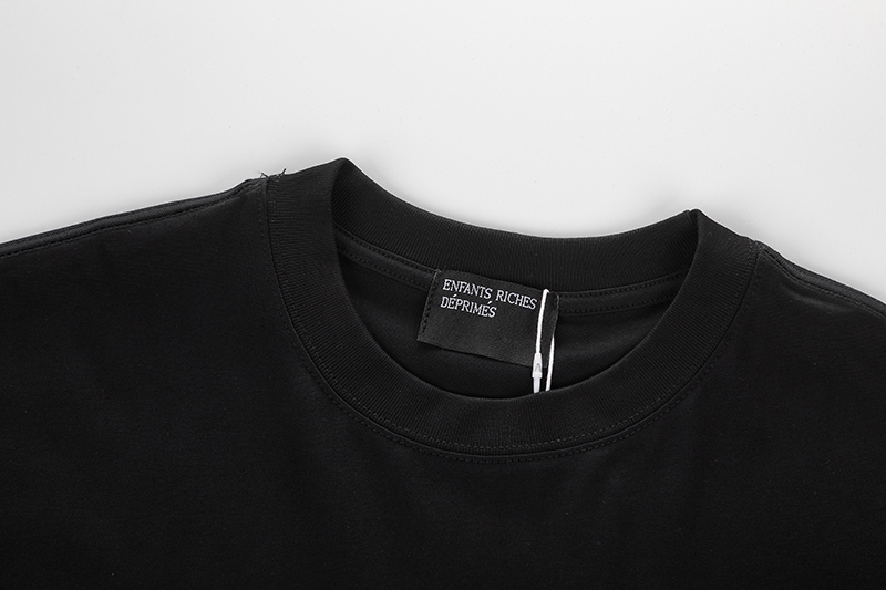 8025#ERD忧郁的富二代
P57
size：S M L XL 定制面料：26支精棉双纱面料，280克超高克重面料，手感无敌，质感超赞，100%纯棉 . 颜色 黑色

​