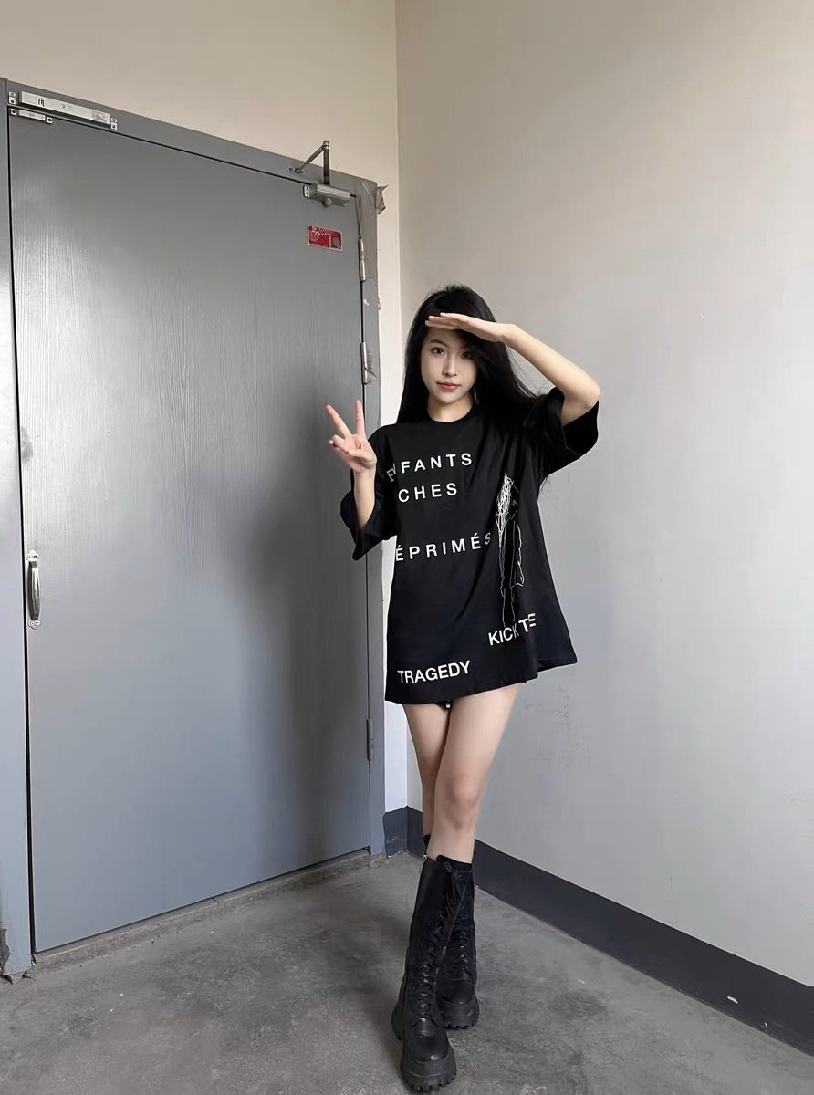 8024#ERD忧郁的富二代
P57
size：S M L XL 定制面料：26支精棉双纱面料，280克超高克重面料，手感无敌，质感超赞，100%纯棉 . 颜色 黑色

​