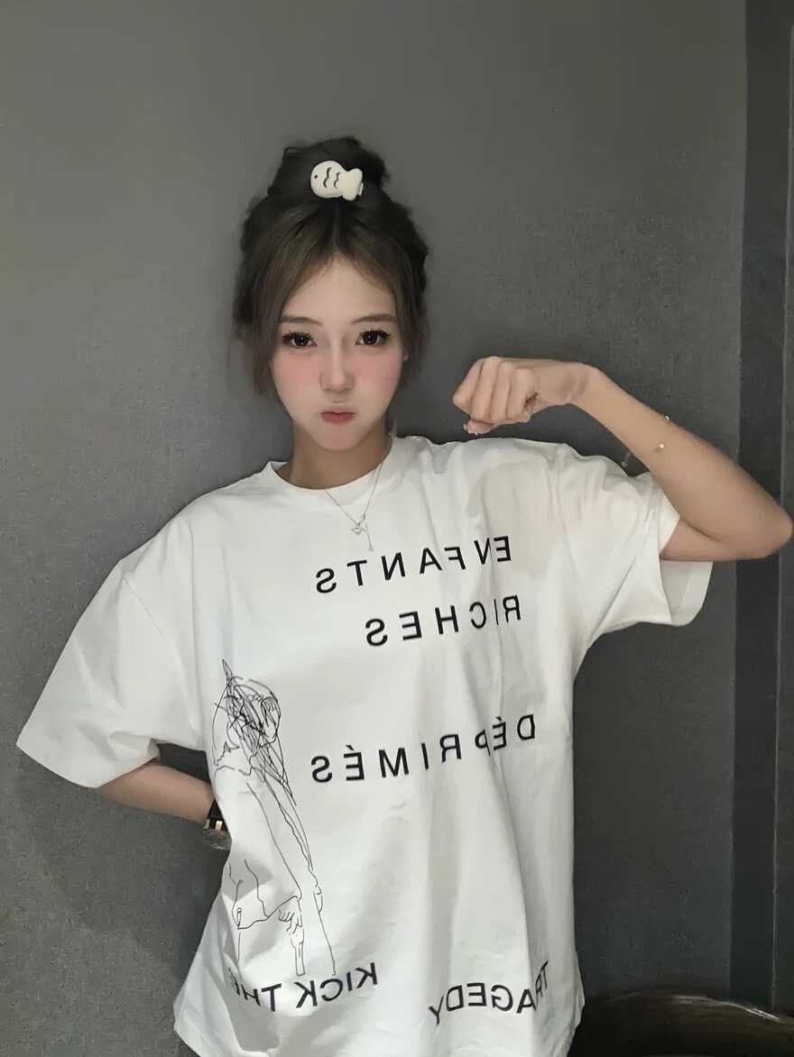 8024#ERD忧郁的富二代
P57
size：S M L XL 定制面料：26支精棉双纱面料，280克超高克重面料，手感无敌，质感超赞，100%纯棉 . 颜色 黑色

​