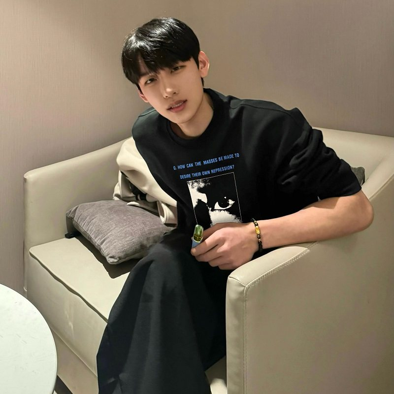 8026#ERD忧郁的富二代

P57
size：S M L XL 定制面料：26支精棉双纱面料，280克超高克重面料，手感无敌，质感超赞，100%纯棉 . 颜色 黑色

​