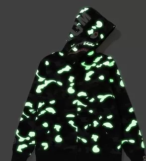 #88-3

💰195
Bape美式潮牌夜光双帽鲨鱼外套拉链
Colors:黑色、白色、
size:M-XL