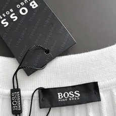 隔天出货 BOSS/博斯 2026春夏季男士极简风翻领针织Polo针织衫透气冰丝短袖韩系休闲纯色上衣精 隔天出货 BOSS/博斯 2026春夏季男士极简风翻领针织Polo针织衫透气冰丝短袖韩系休闲纯色上衣精