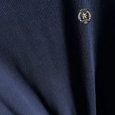 隔天出货 巴黎世家 2026春夏季新款纯色针织圆领短袖针织T恤男装 修身款圆领针织男士衫采用细腻的坑条 隔天出货 巴黎世家 2026春夏季新款纯色针织圆领短袖针织T恤男装 修身款圆领针织男士衫采用细腻的坑条